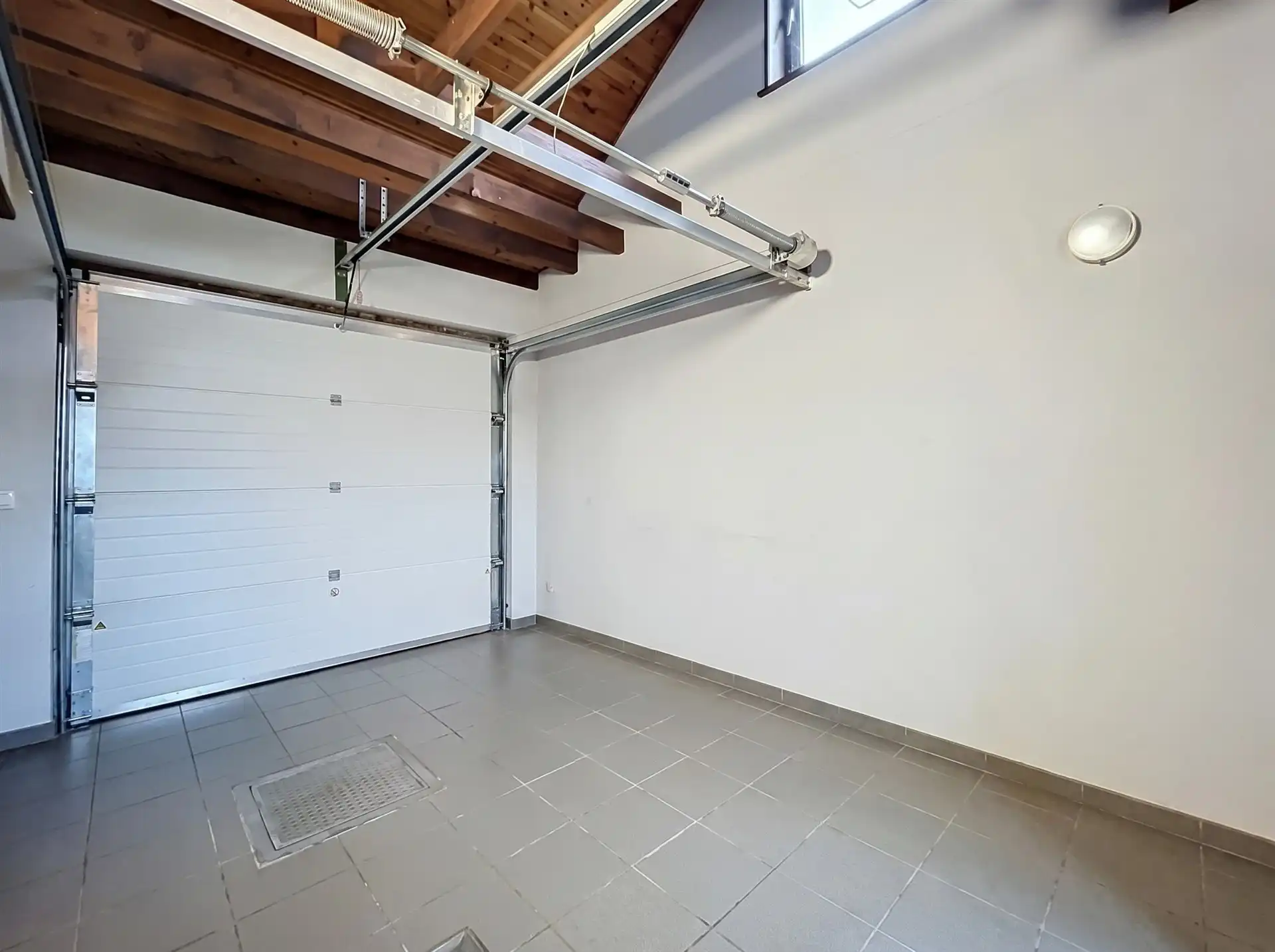 Instapklare gezinswoning met 3 slaapkamers en garage op toplocatie foto 16