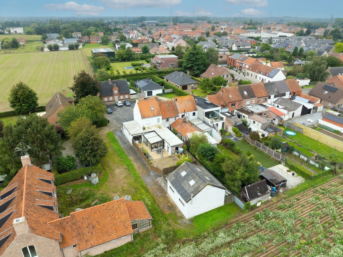 HALFOPEN WONING MET 4 SLAAPKAMERS EN MAGAZIJN  foto 20