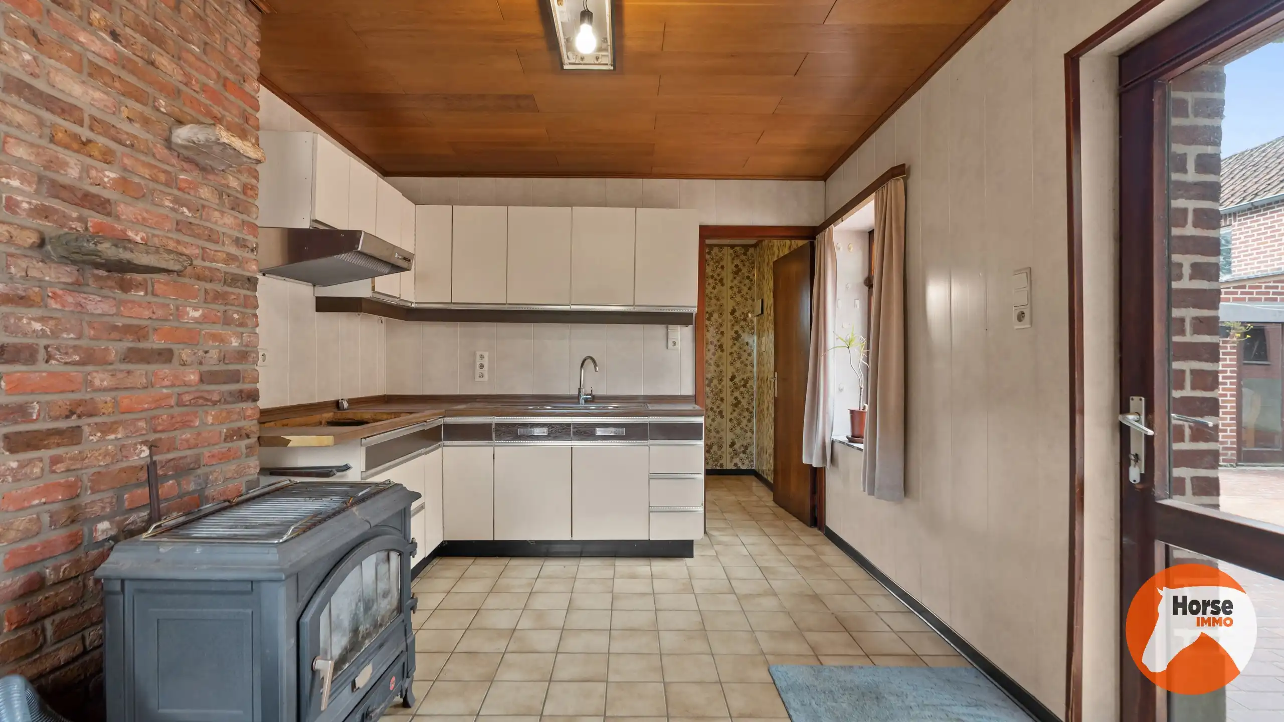 LIERDE - Woning met veel potentieel op 93are foto 13