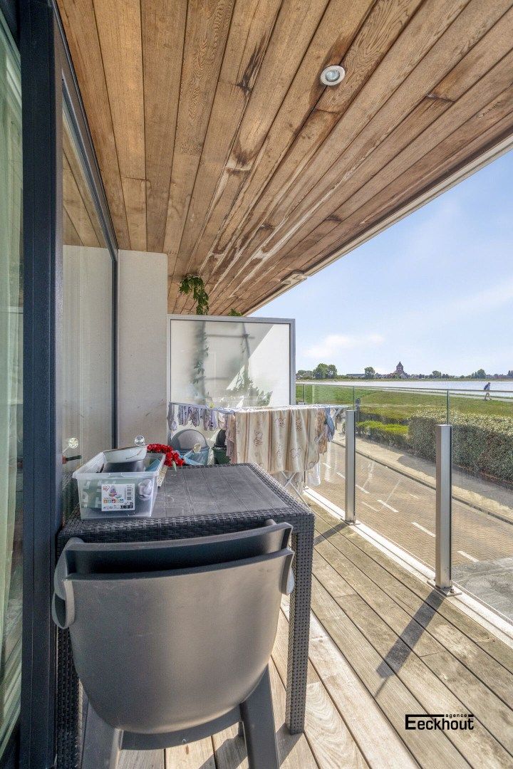 Recent 2-slaapkamerappartement met zonneterras en mooi zicht op de spuikom! foto 4