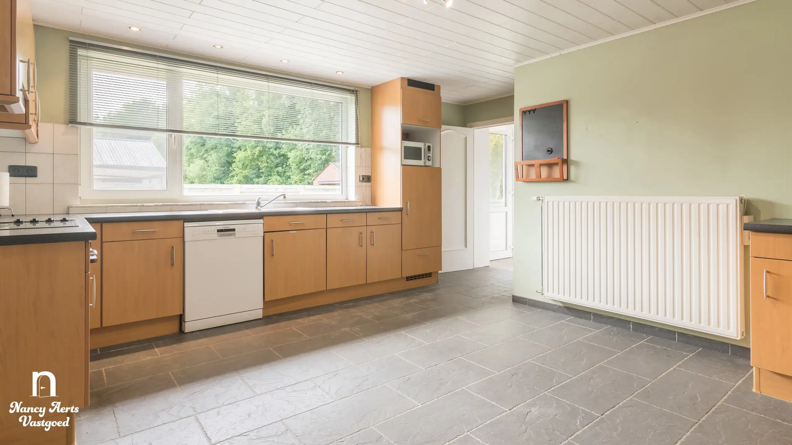 Rustig wonen – ruime gezinswoning op een perceel van 1102 m² foto 14