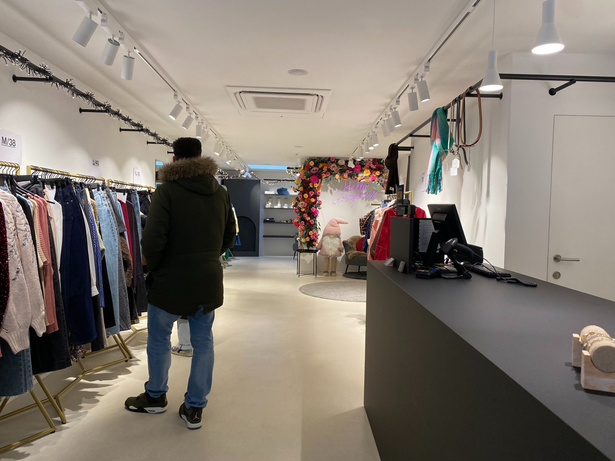 Uiterst centraal gelegen handelspand - topligging Markt foto 5