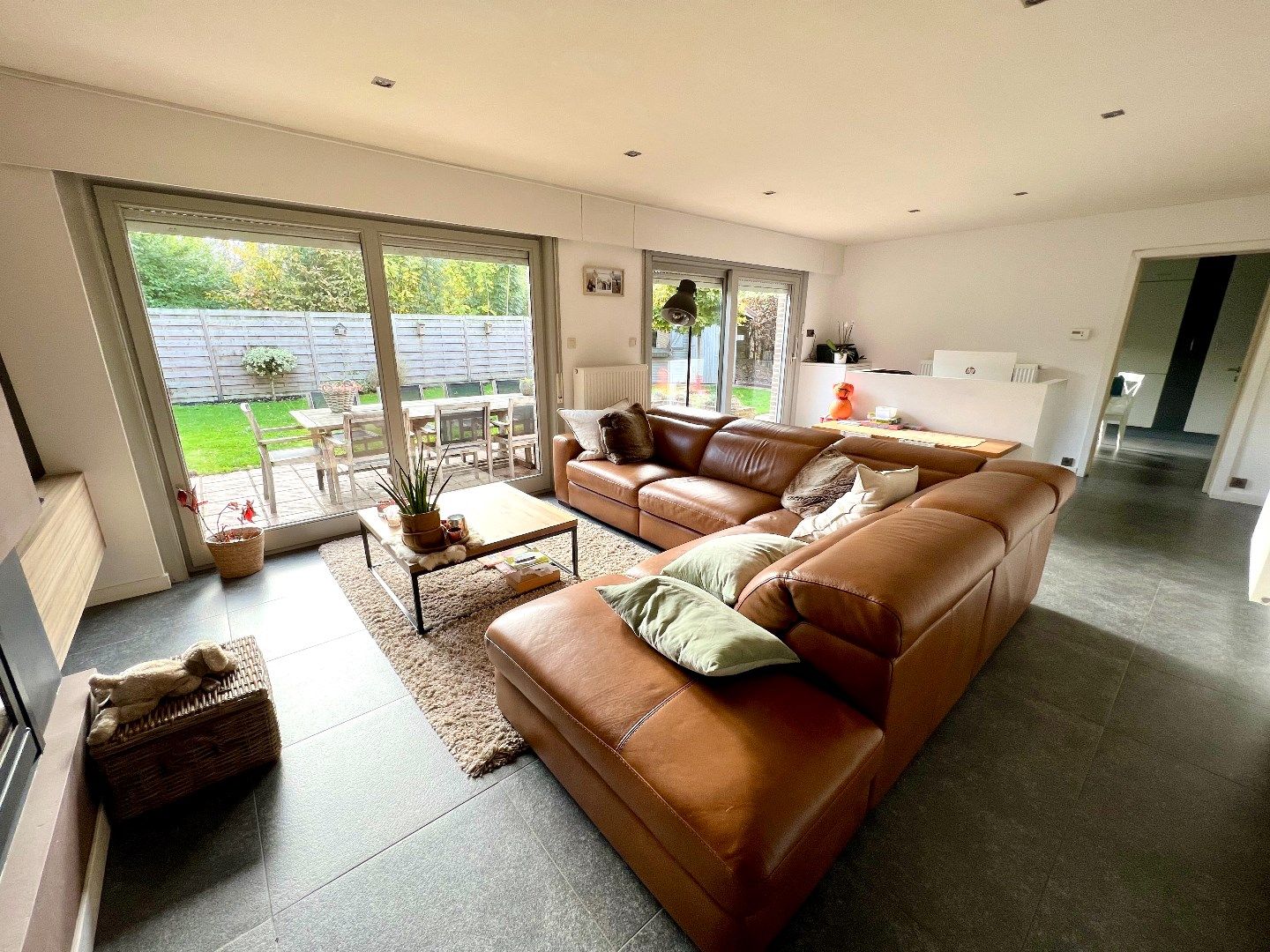 ALLEENSTAANDE WONING MET 4 SLPKS, GARAGE, CARPORT EN TUIN foto 7