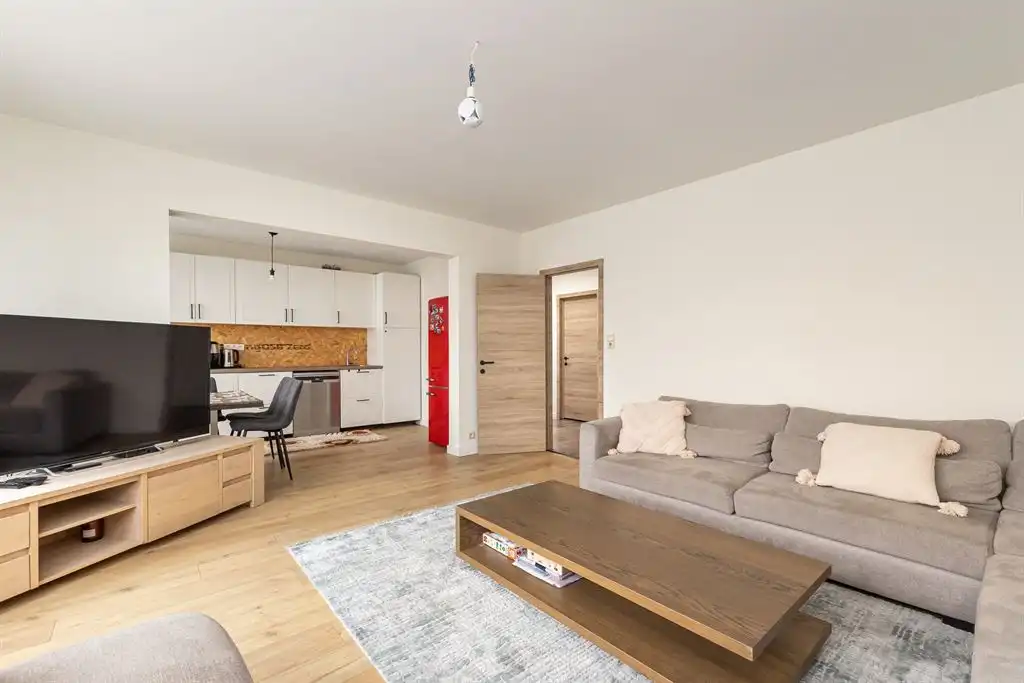 Magazijn met woning foto 25