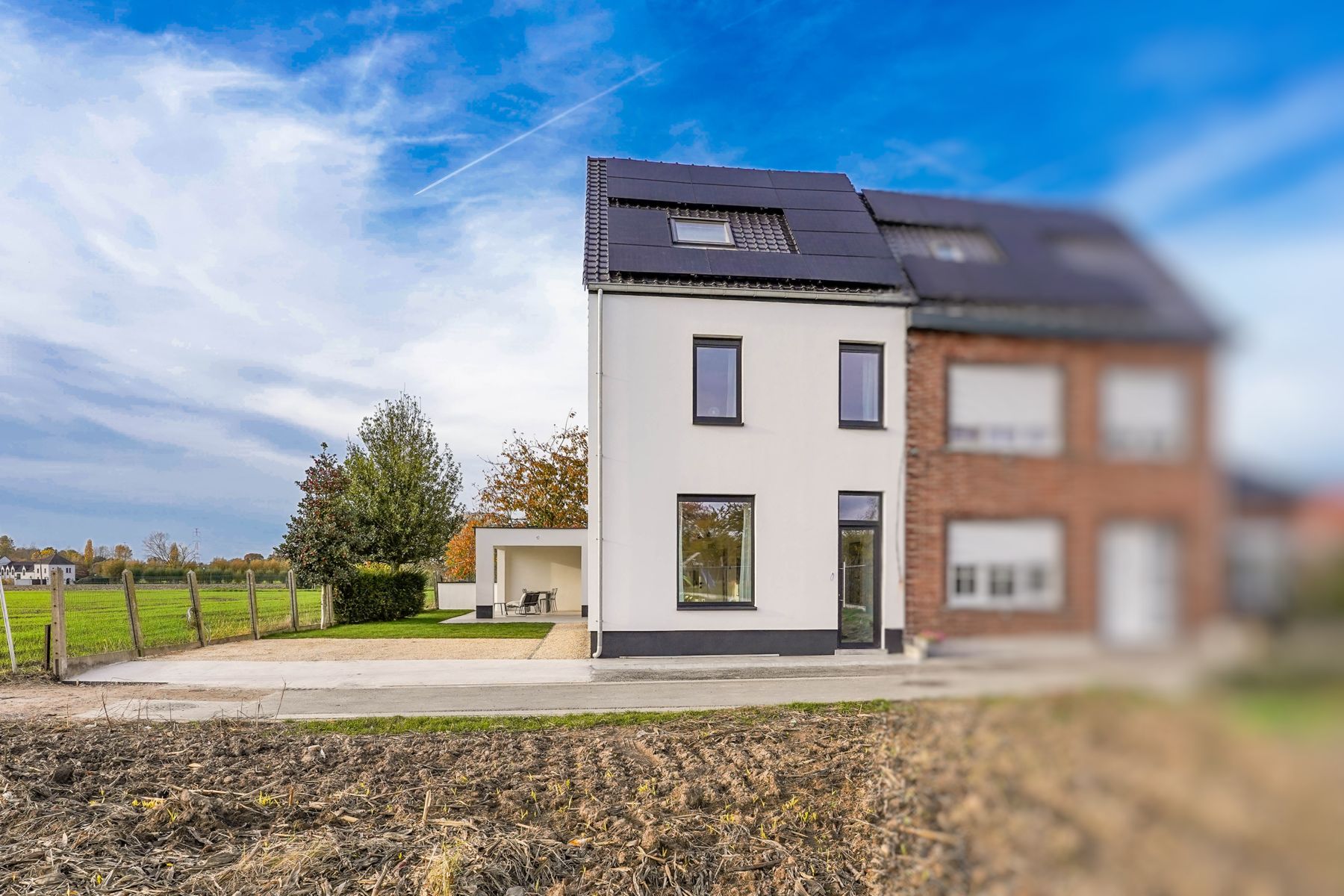 Fantastisch gelegen, compleet gerenoveerde half open bebouwing te Londerzeel foto 3