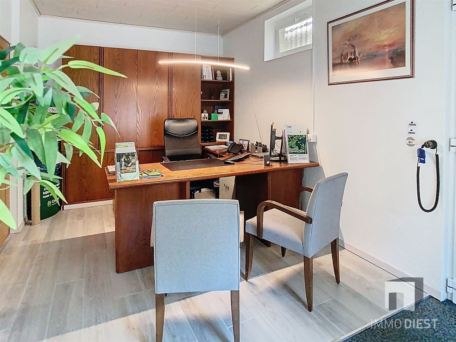 Gelijkvloers kantoorpand op strategische ligging  foto 44