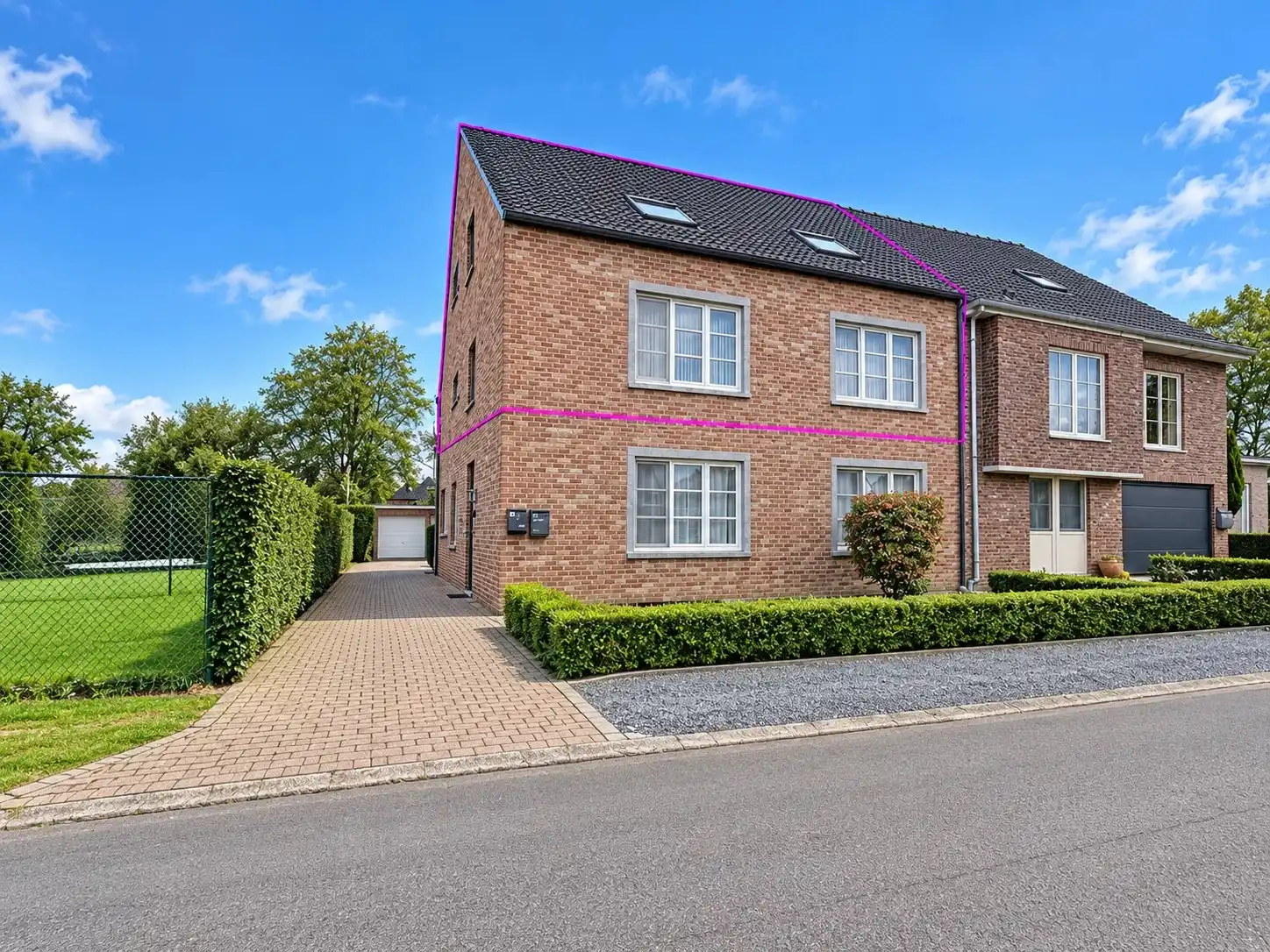 Ruim duplex appartement met 4 slaapkamers in Lommel. foto 2