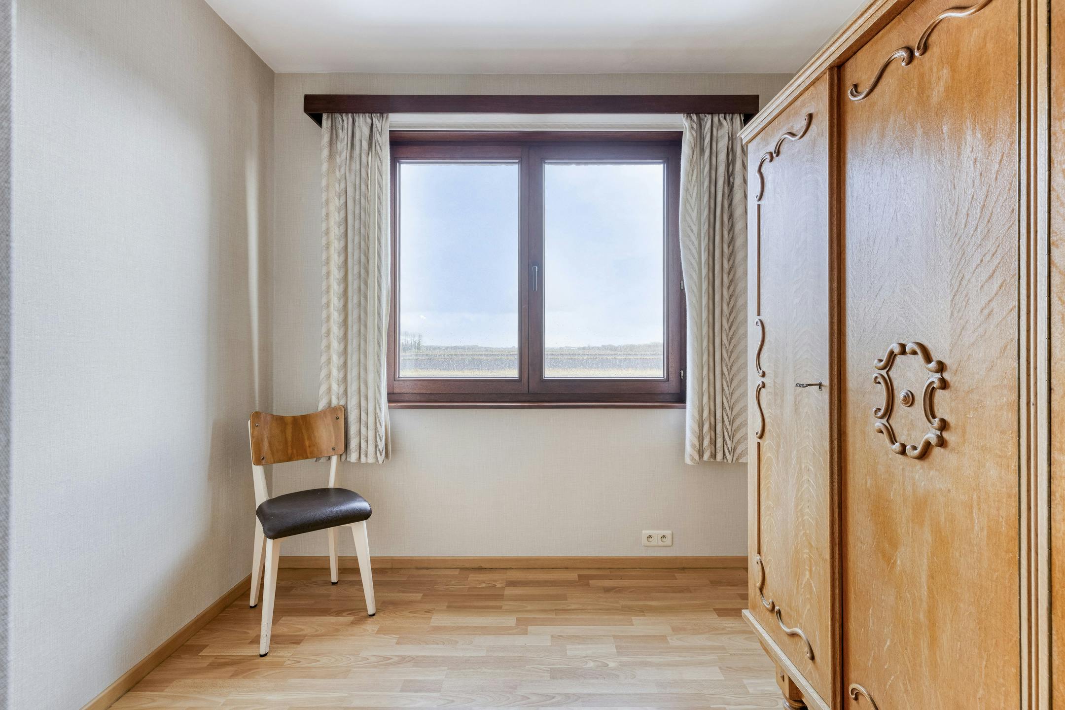 Woning met 3 slaapkamers, garage en tuin te koop. foto 7