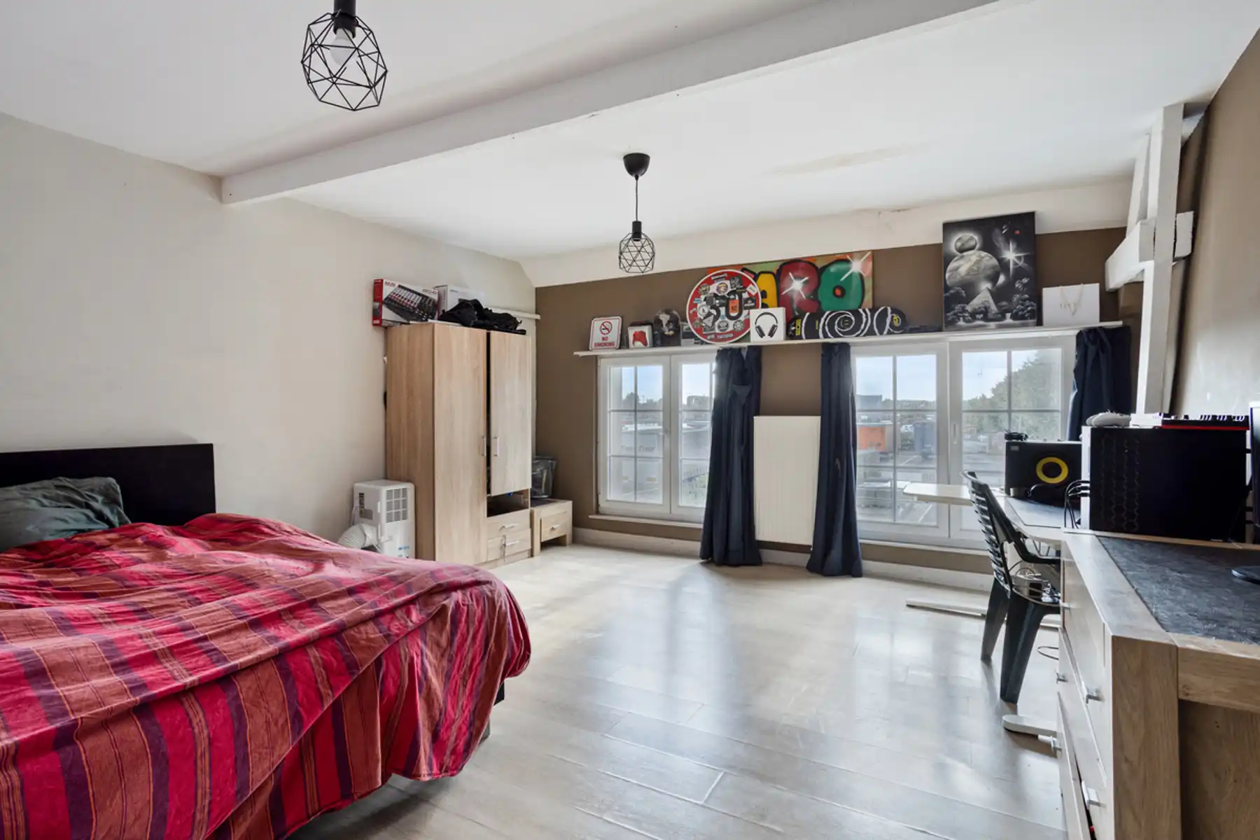 Ruime halfopen bebouwing op een strategische locatie. foto 11