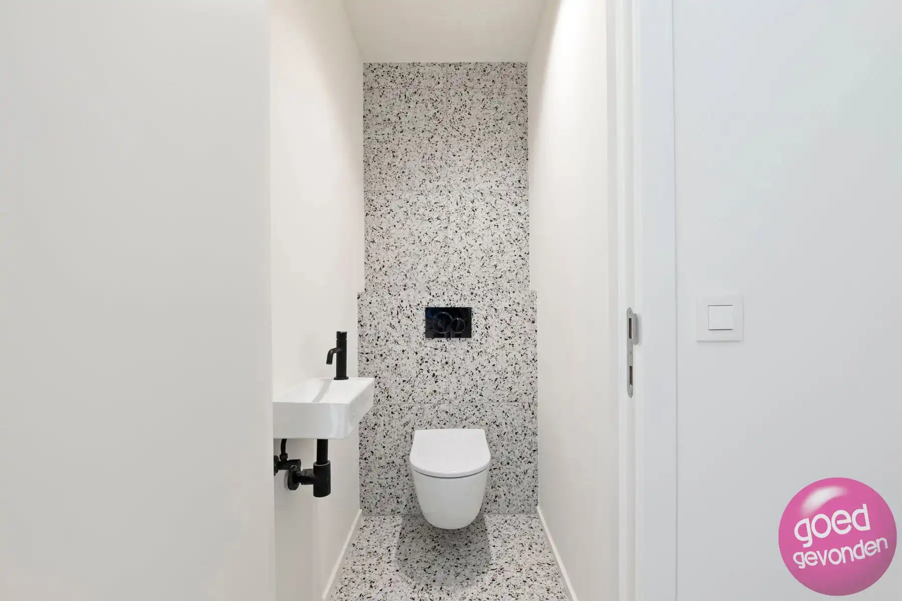 NIEUW APP - 1of2 SLK - TERRAS - KELDER - CENTRUM - GEEN BTW foto 14