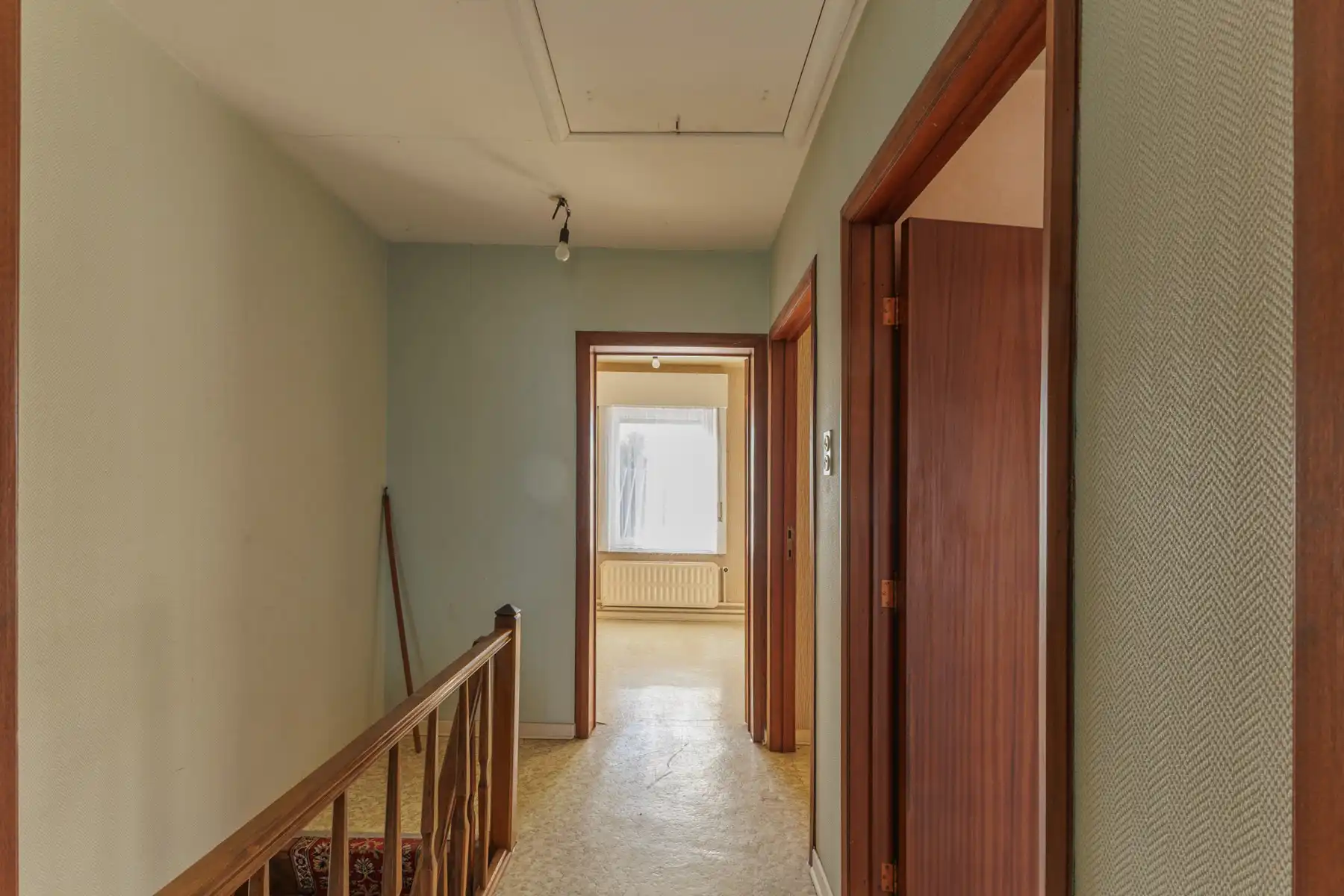 Gezinswoning met grote tuin in groene omgeving foto 12