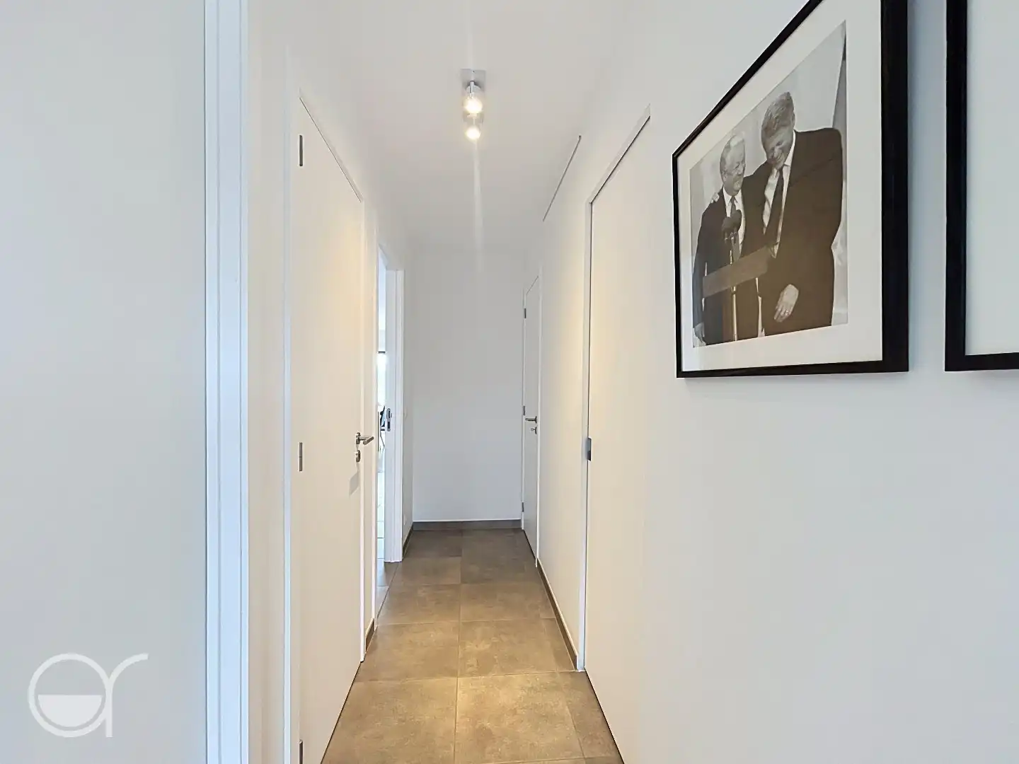 Gemeubeld appartement met twee slaapkamers en zicht op water incl autostaanplaats foto 5