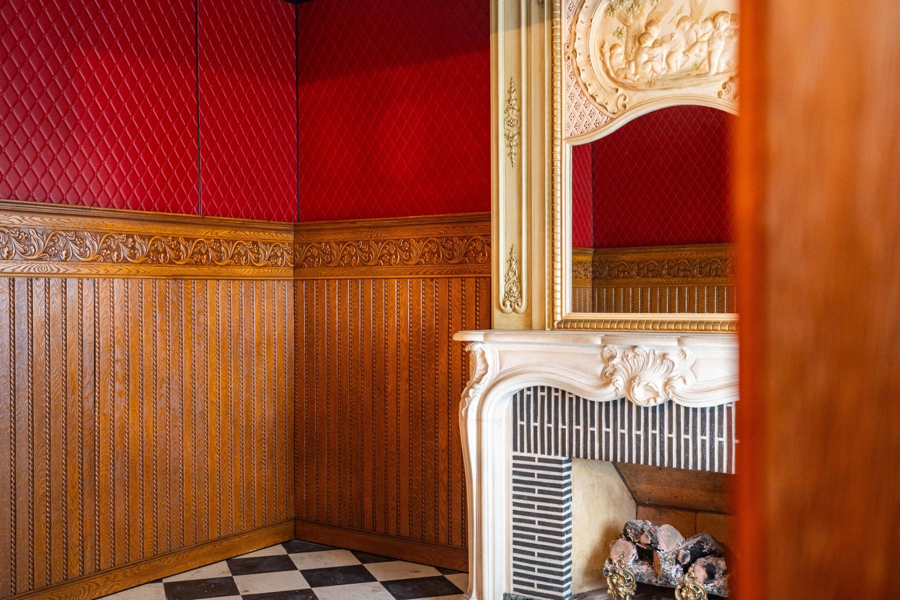 TE RENOVEREN RIJWONING MET TUIN EN GARAGEBOXEN foto 3