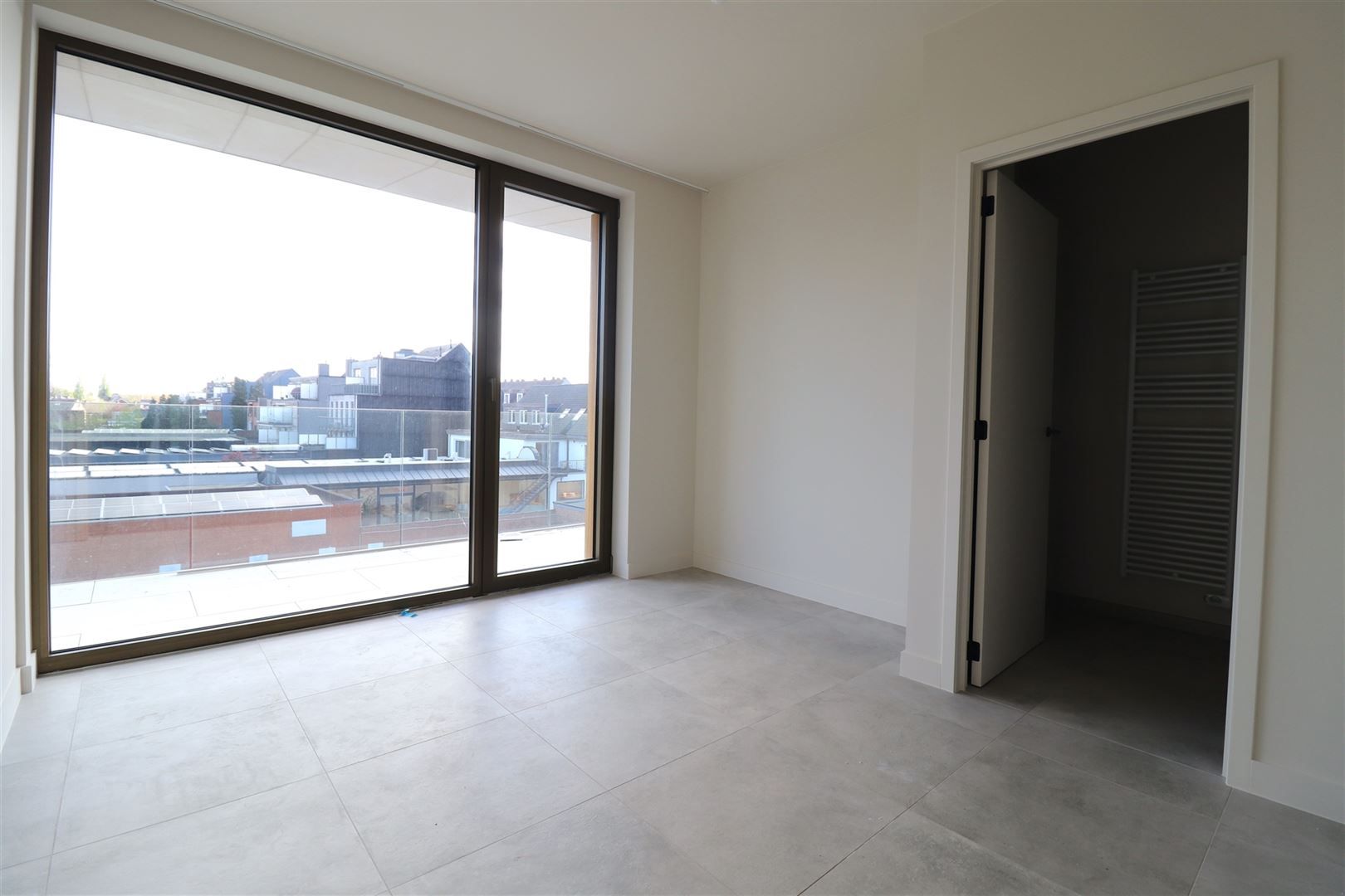 Luxe nieuwbouwappartement met terrassen foto 19
