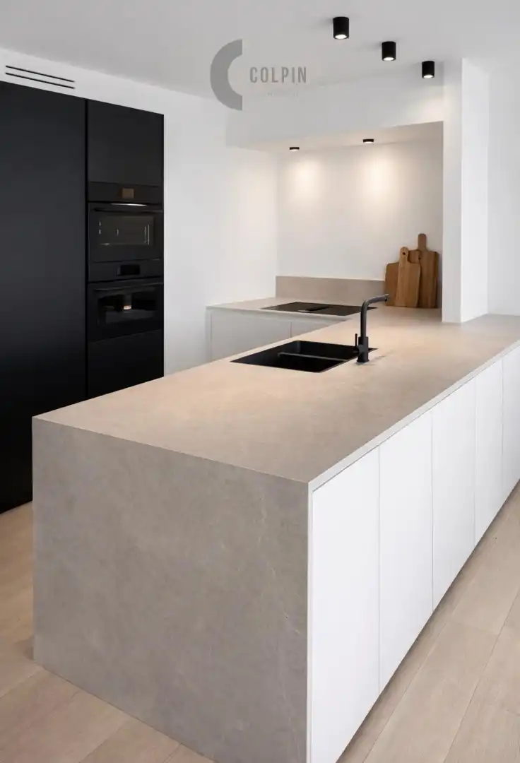 Exclusief appartement met fenomenaal zeezicht op de Zeedijk van Knokke-Heist. foto 2