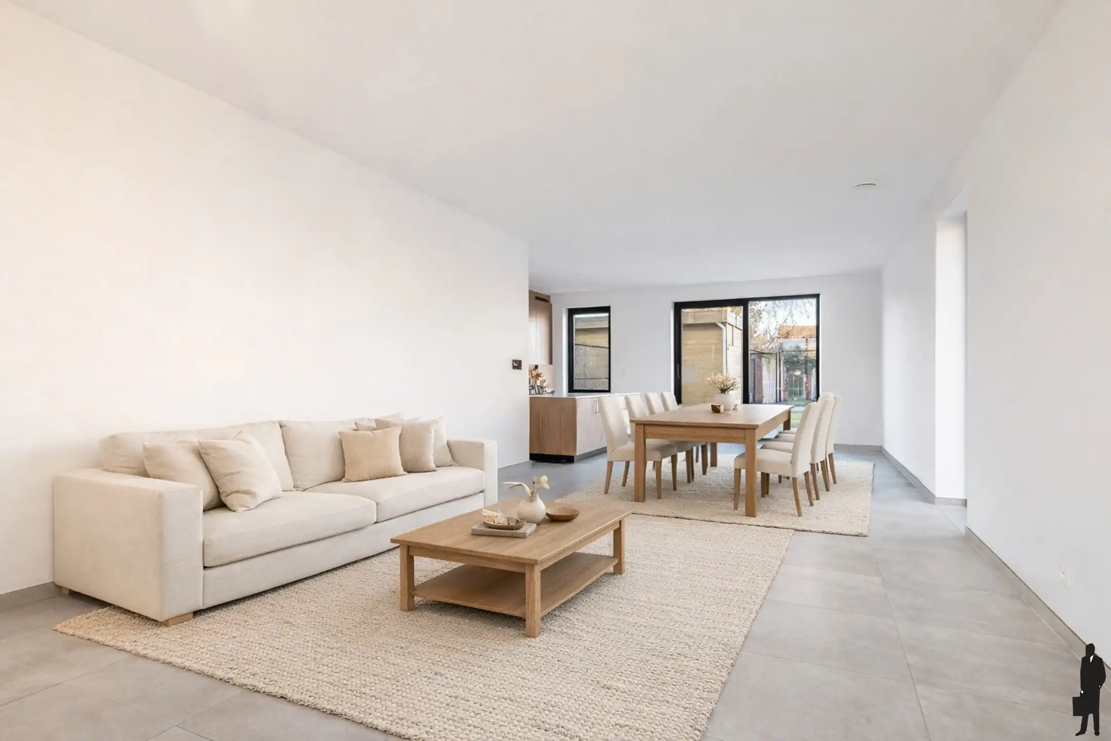 Halfopen woning met 3 slpks, parking en tuin met bijgebouw foto 4