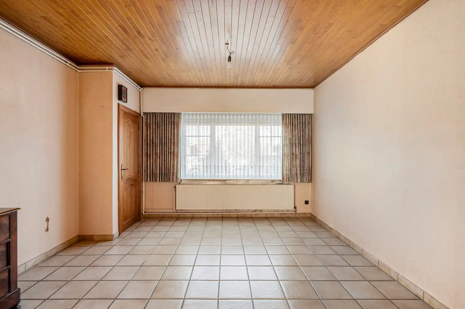 Te renoveren woning met garage en diepe tuin. foto 6