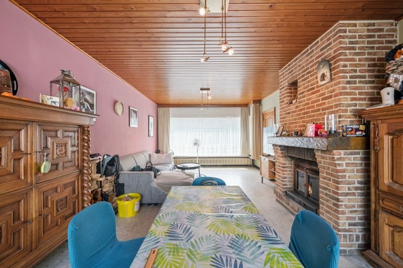 Hooglede-centrum. Stevig gebouwde woning met 3 slaapkamers op een perceel van +/- 247m2. Vaste huuropbrengst. foto 4