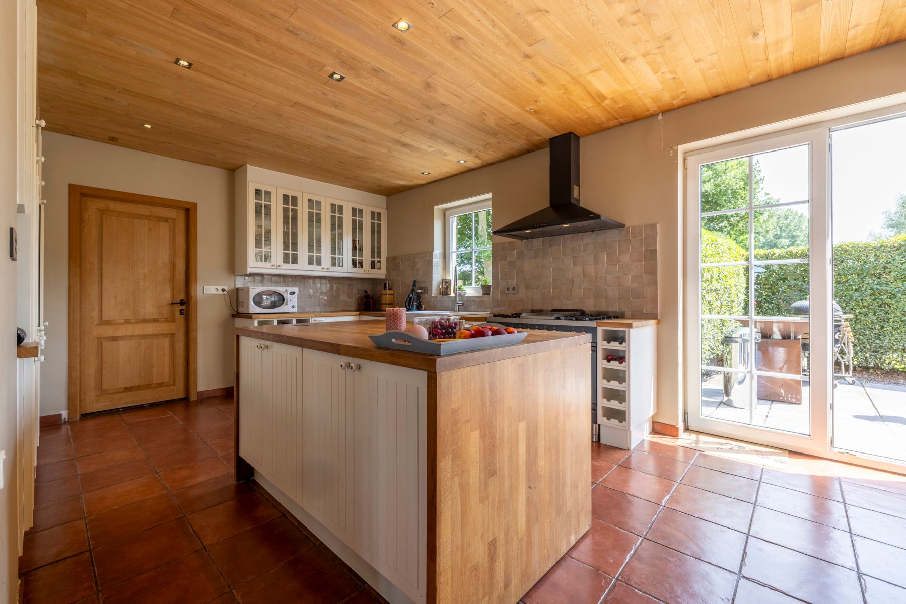 Woning met 3 slaapkamers en 7000m² weide! foto 8
