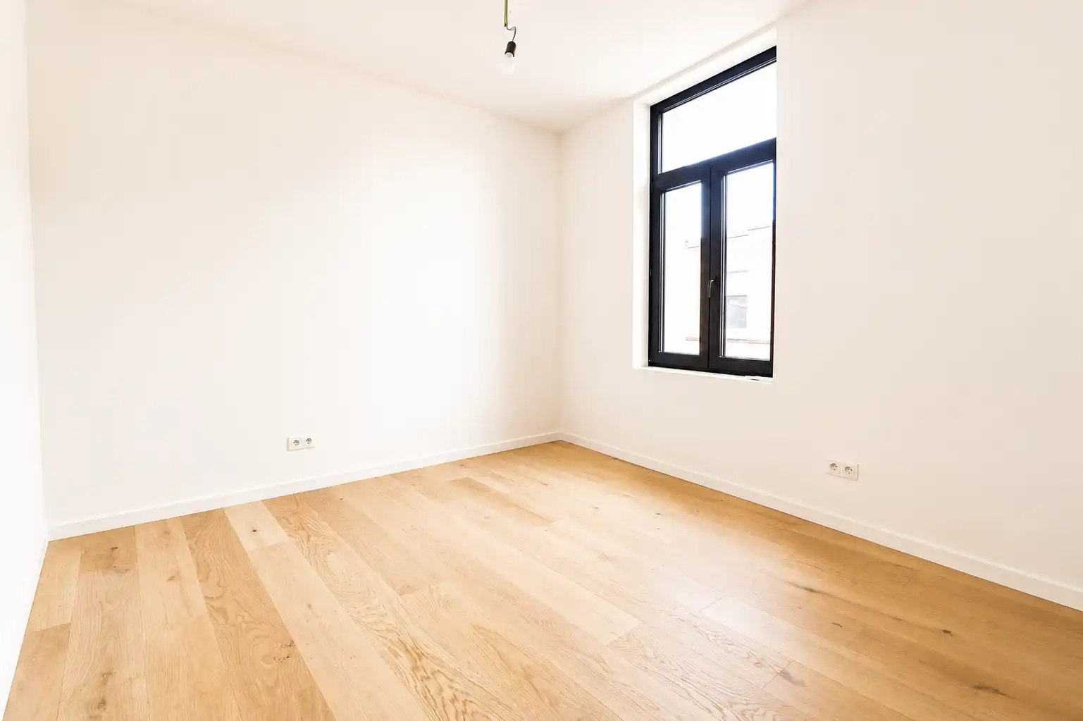 Volledig gerenoveerd appartement met 2 slaapkamers (110 m²) foto 9