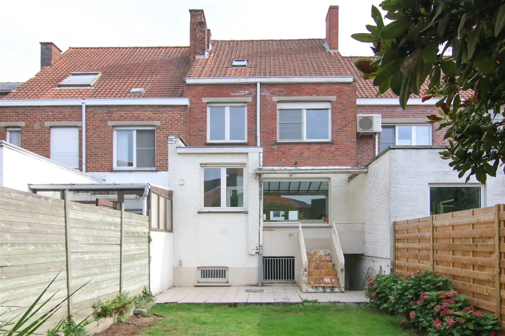Burgerhuis op St Elisabeth te Kortrijk foto 12