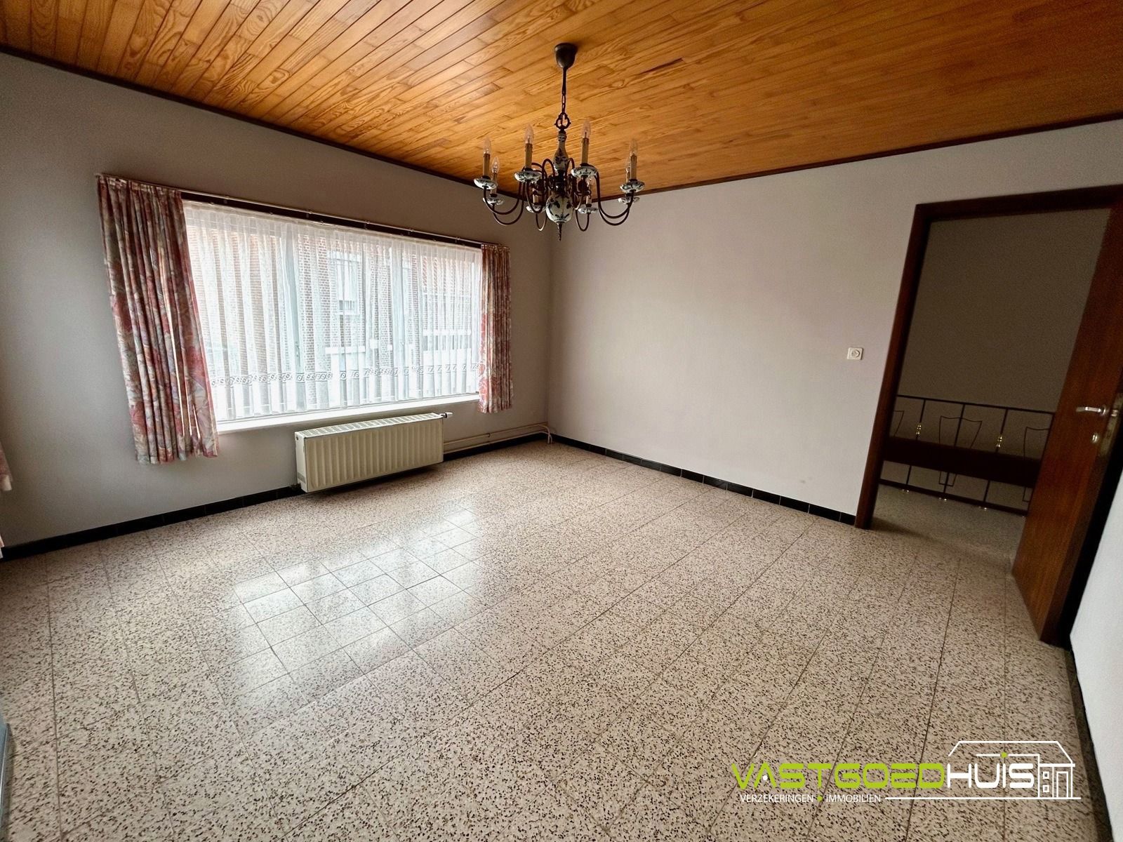 Karaktervolle, te renoveren 3-gevelwoning met tuin foto 16