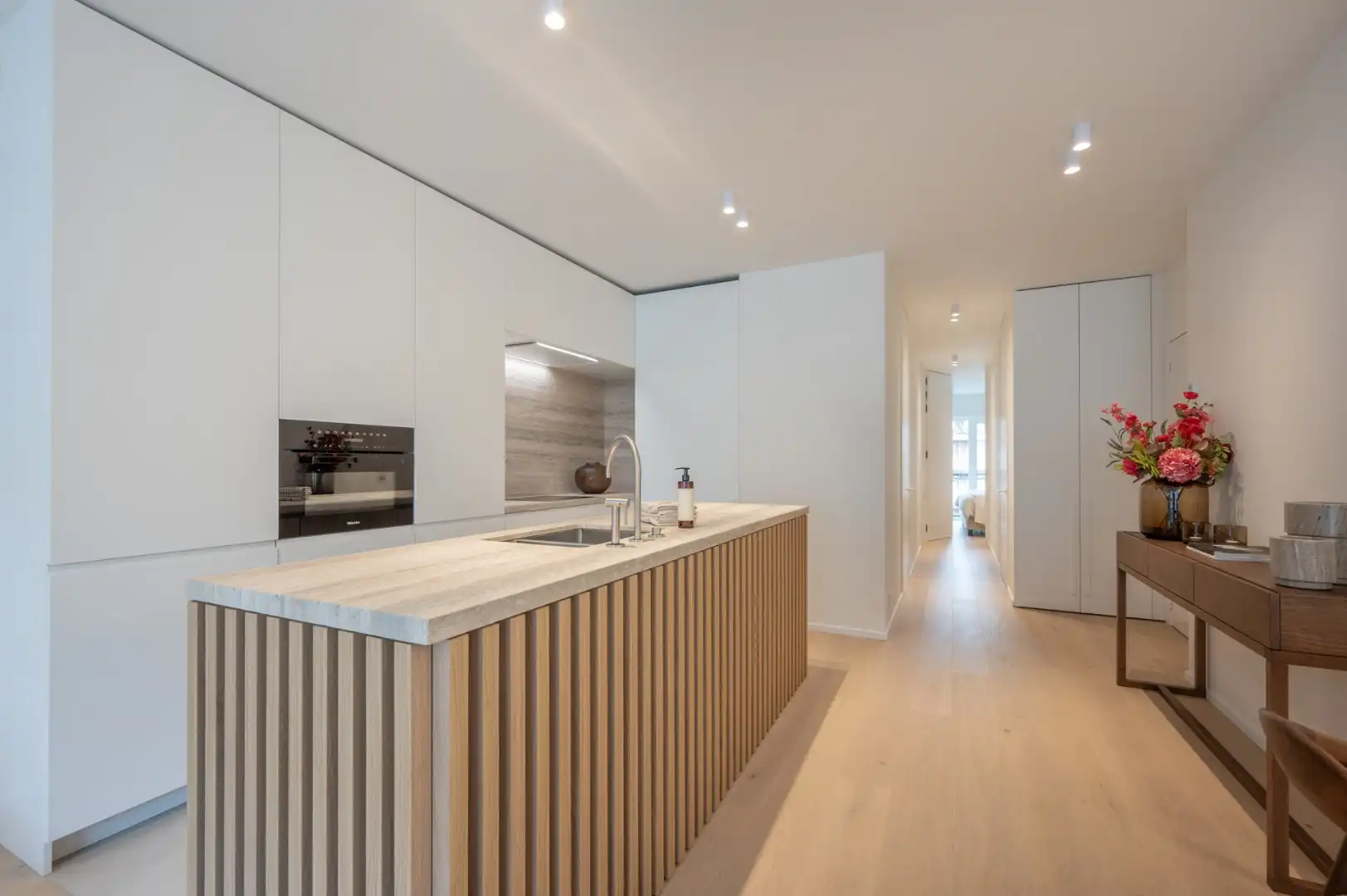 Gerenoveerd appartement met 3 slpks. aan het Rubensplein foto 8