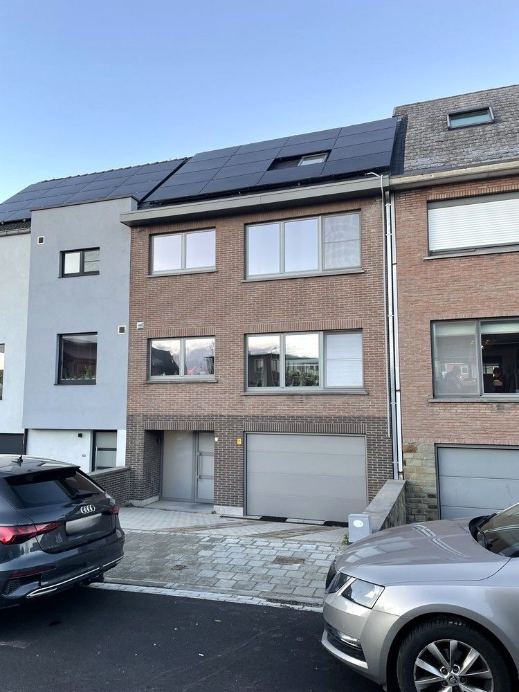 Prachtig afgewerkt en energetisch appartement op topligging foto {{pictureIndex}}