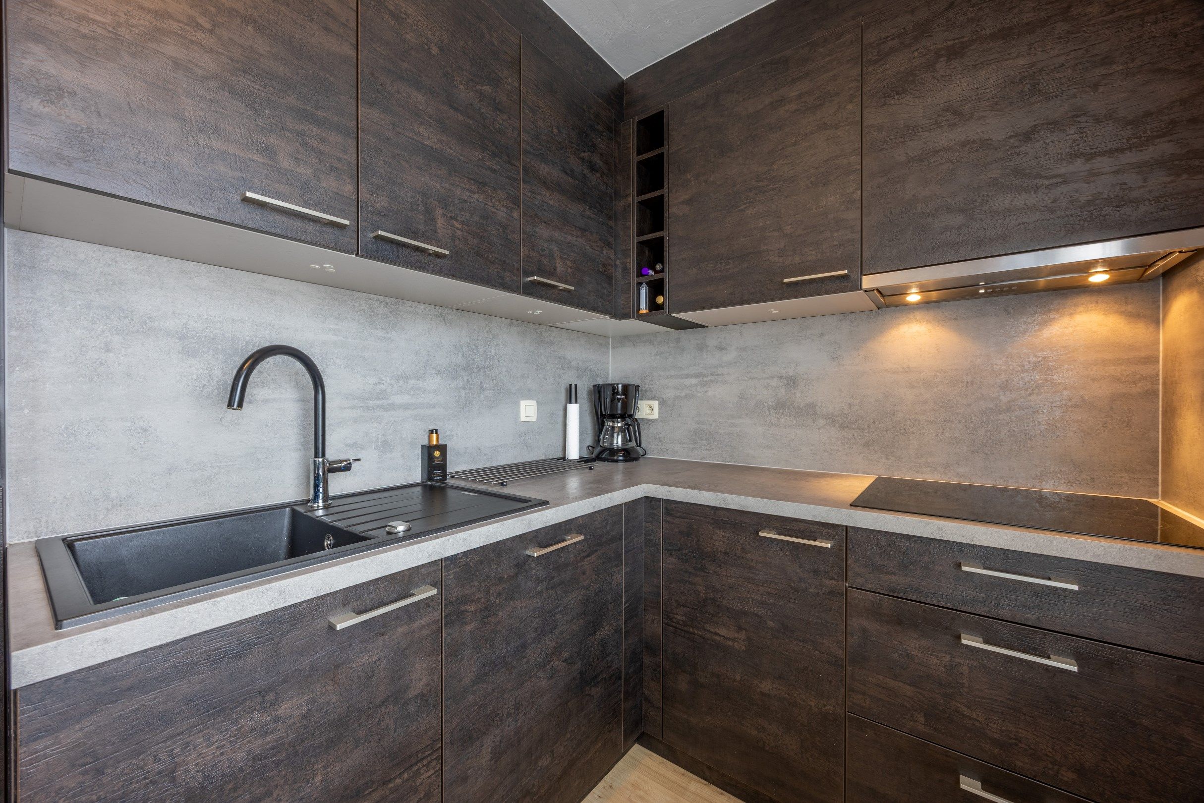 Lichtrijk & gerenoveerd appartement foto 4