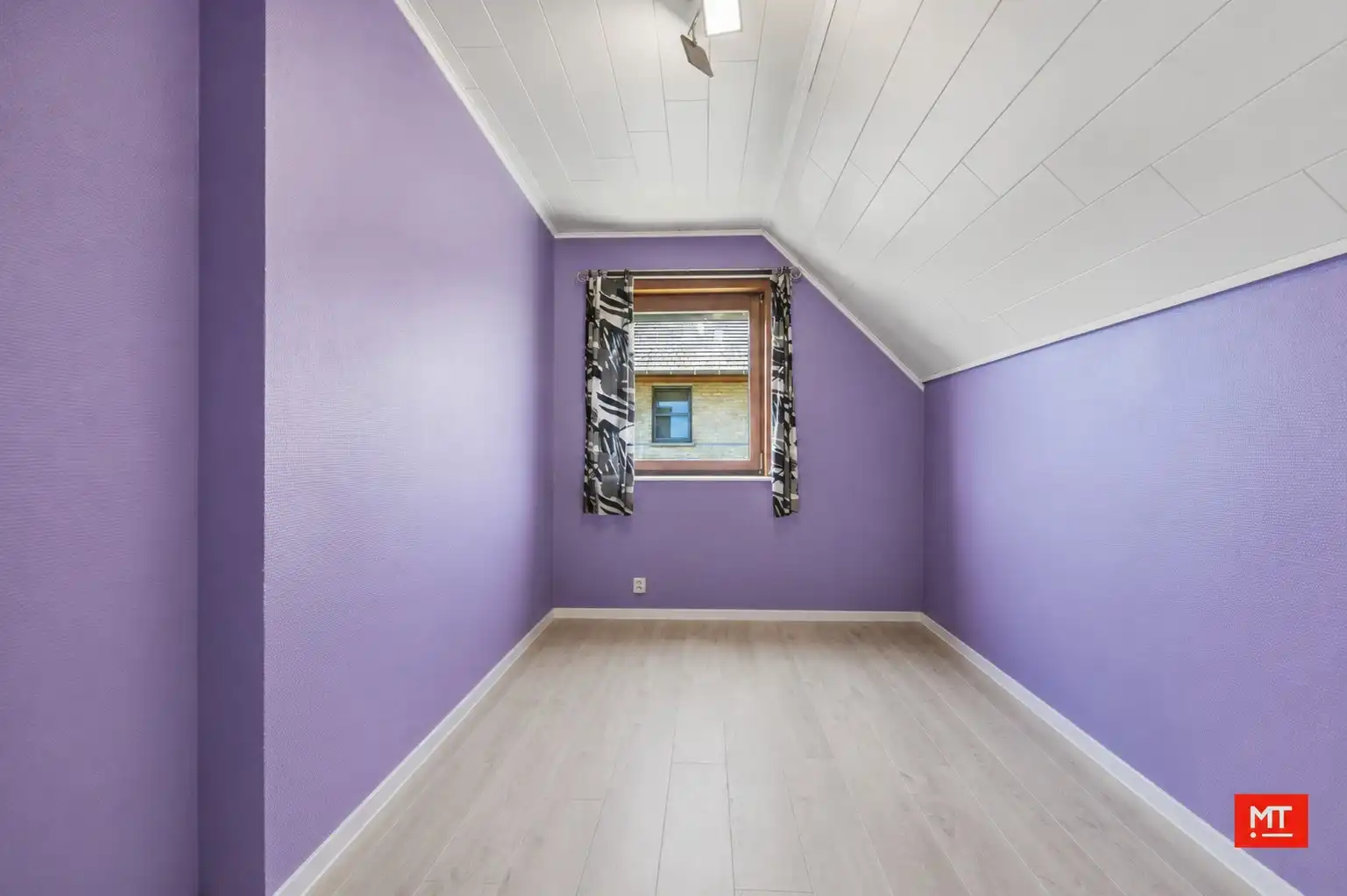 Alleenstaande woning met 4 slaapkamers, zonnige tuin en garage op de Molenhoek foto 13