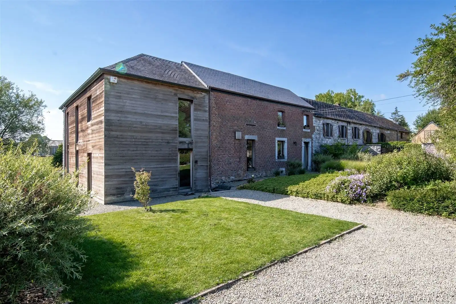 maison unique, où l’habitat et le calme se rejoignent parfaitement foto 2
