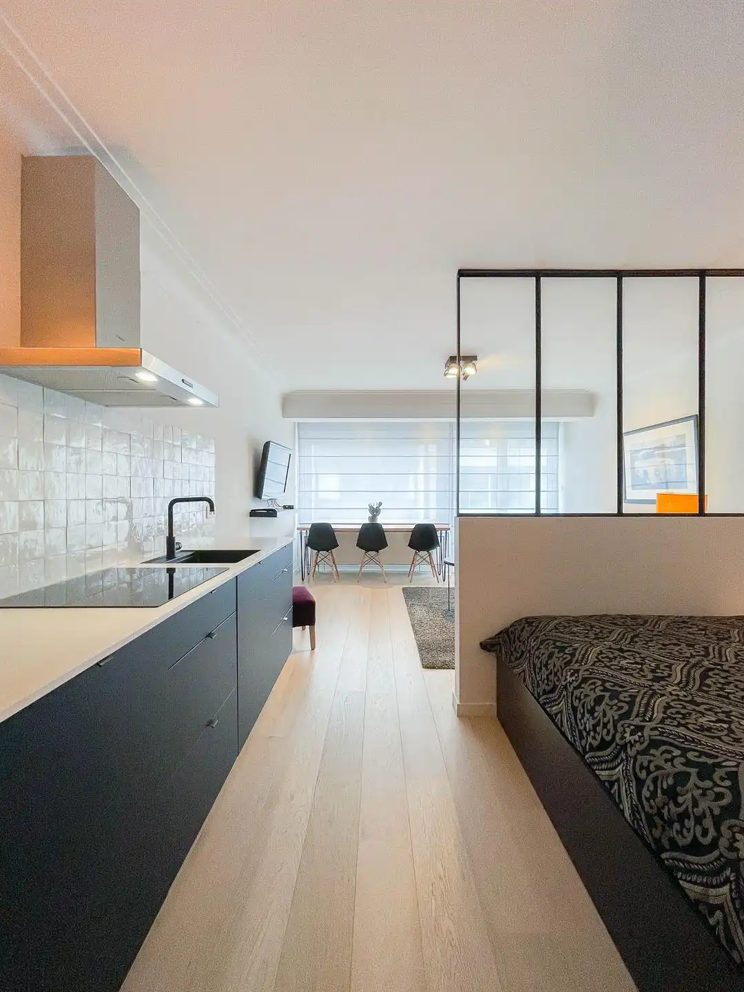 Gerenoveerde studio op toplocatie in de Kustlaan foto 13