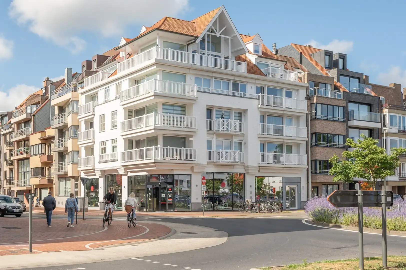 Elizabetlaan 118 – Lichtrijk 2-slaapkamer appartement met open zicht over het Abraham Hansplein. foto 4