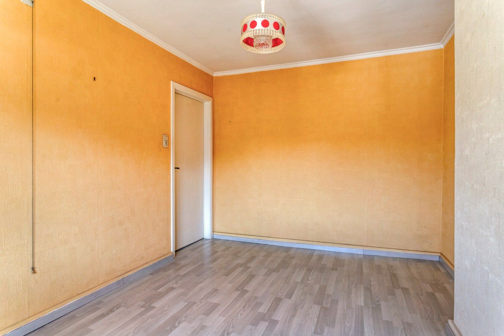 Te renoveren woning met 3 slaapkamers in rustige buurt! foto 11