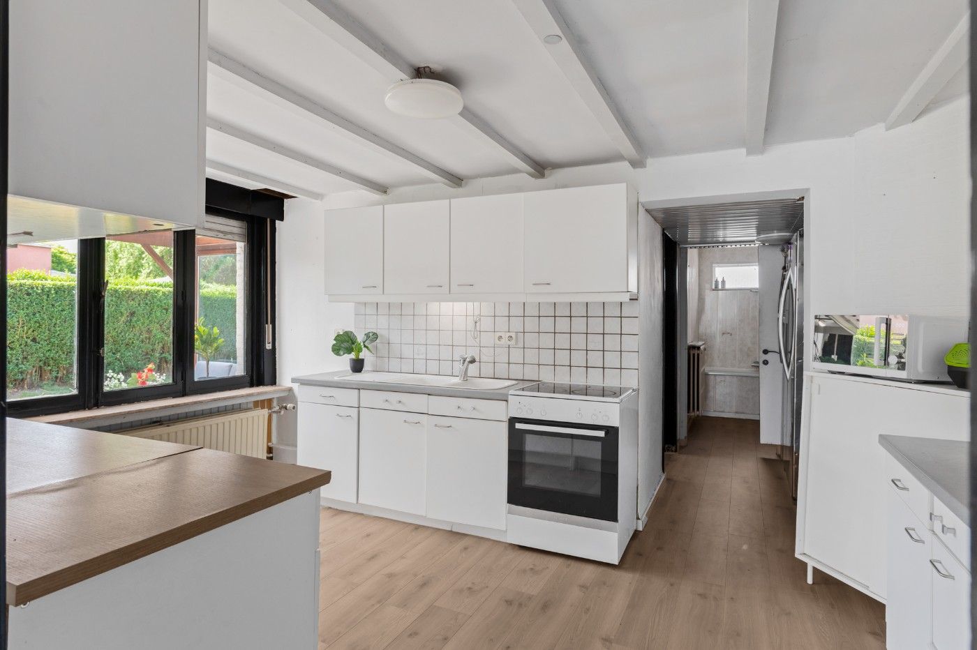 Ruime woning met 3 slpk. op prachtig perceel van 1285 m² foto 9