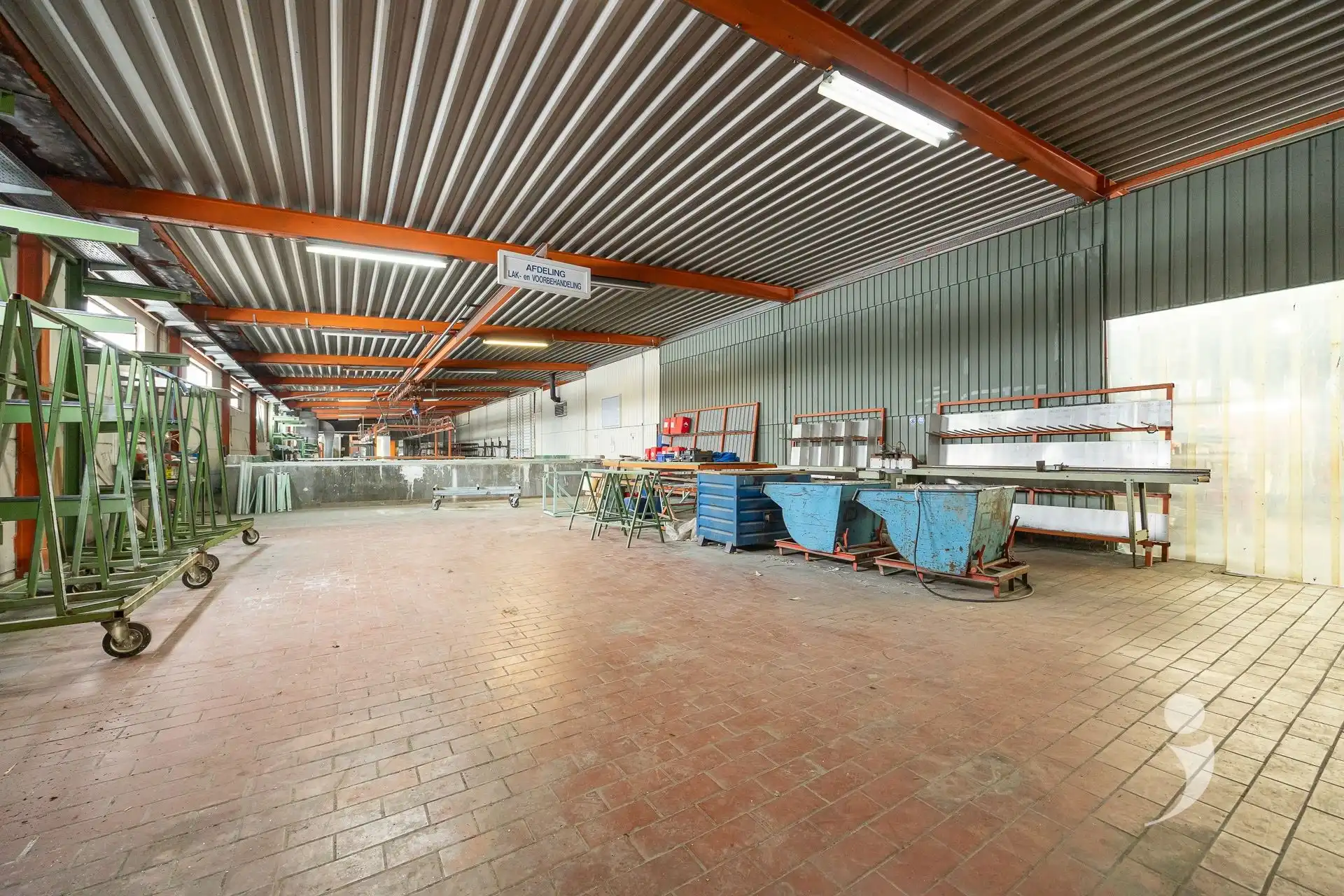 Site met industriële hal en veel potentieel foto 5