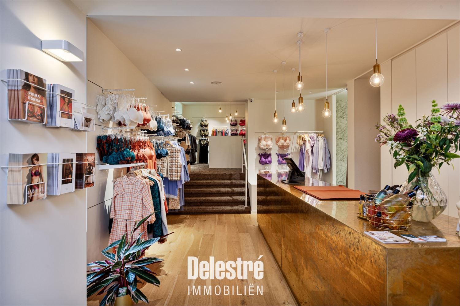 KARAKTERVOLLE HANDELSEIGENDOM MET POTENTIEEL foto 5