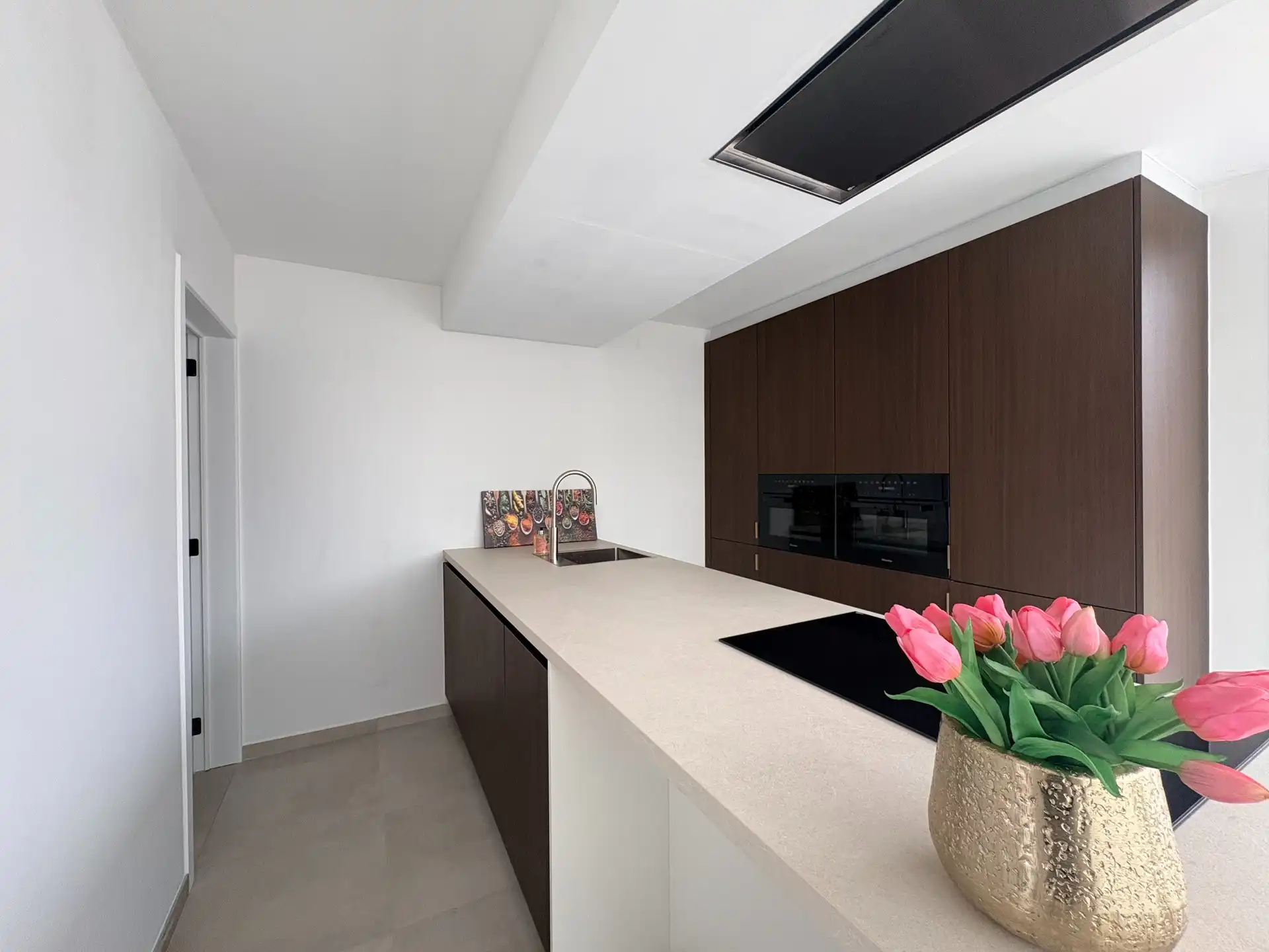 Gerenoveerde, ruime woning met 3 slaapkamers in Ledegem foto 4