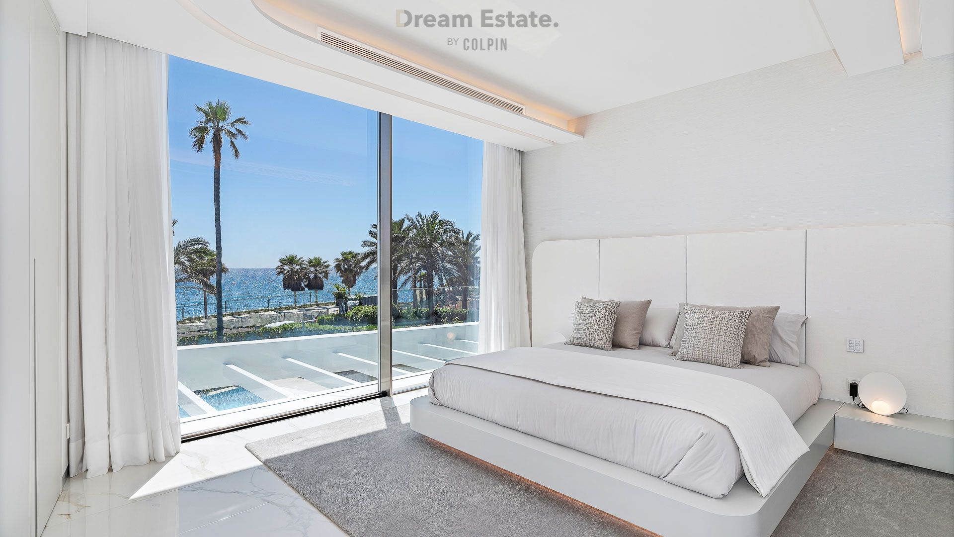 Hypermoderne frontline villa in Los Monteros foto 38