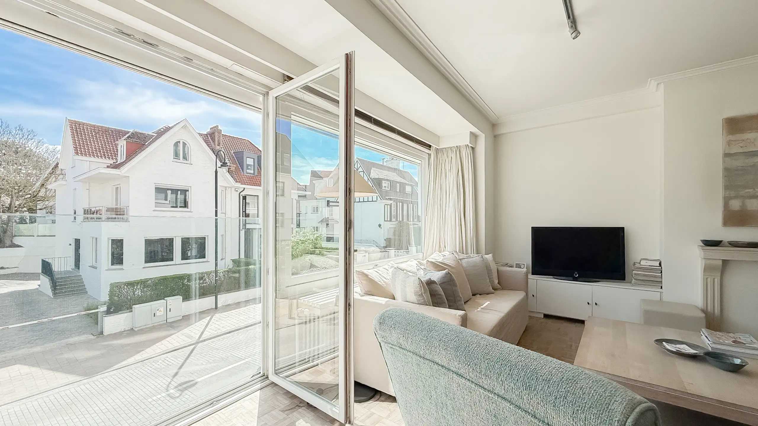 Hedendaags appartement op topligging in het Zoute - Kustlaan foto 5