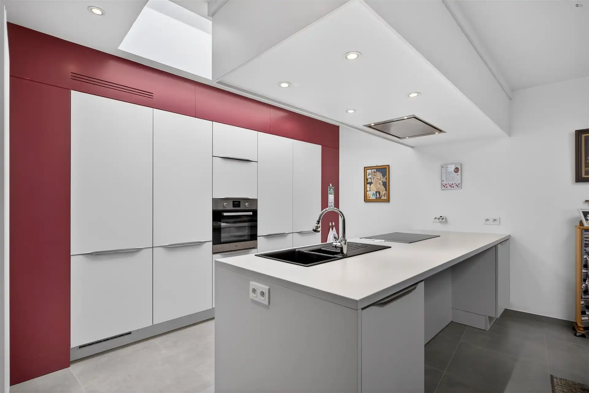 HOB met ruime oprit te Moerbeke foto 2