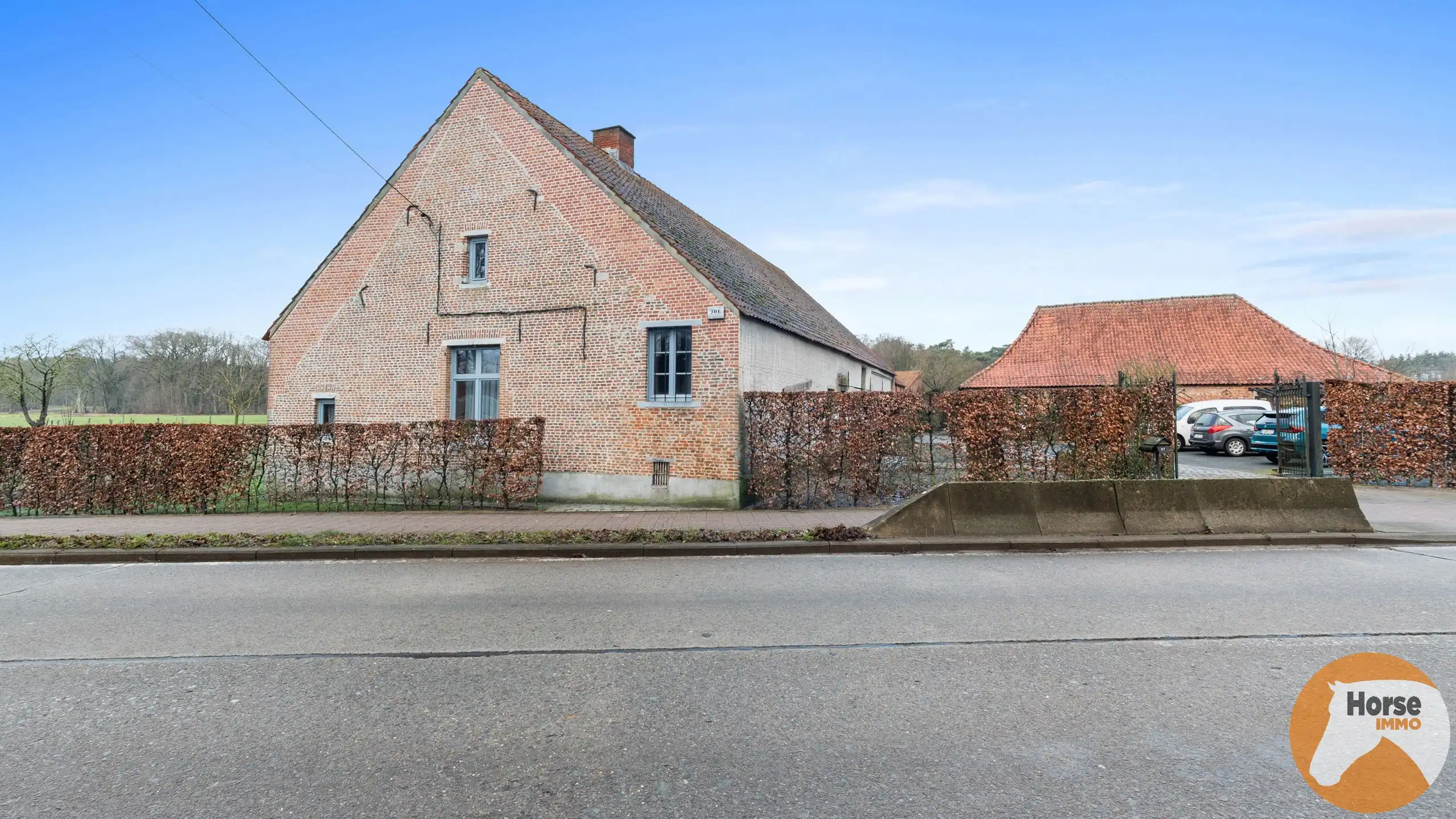 GROBBENDONK - Hoeve met prachtige Kempische schuur en weide foto {{pictureIndex}}