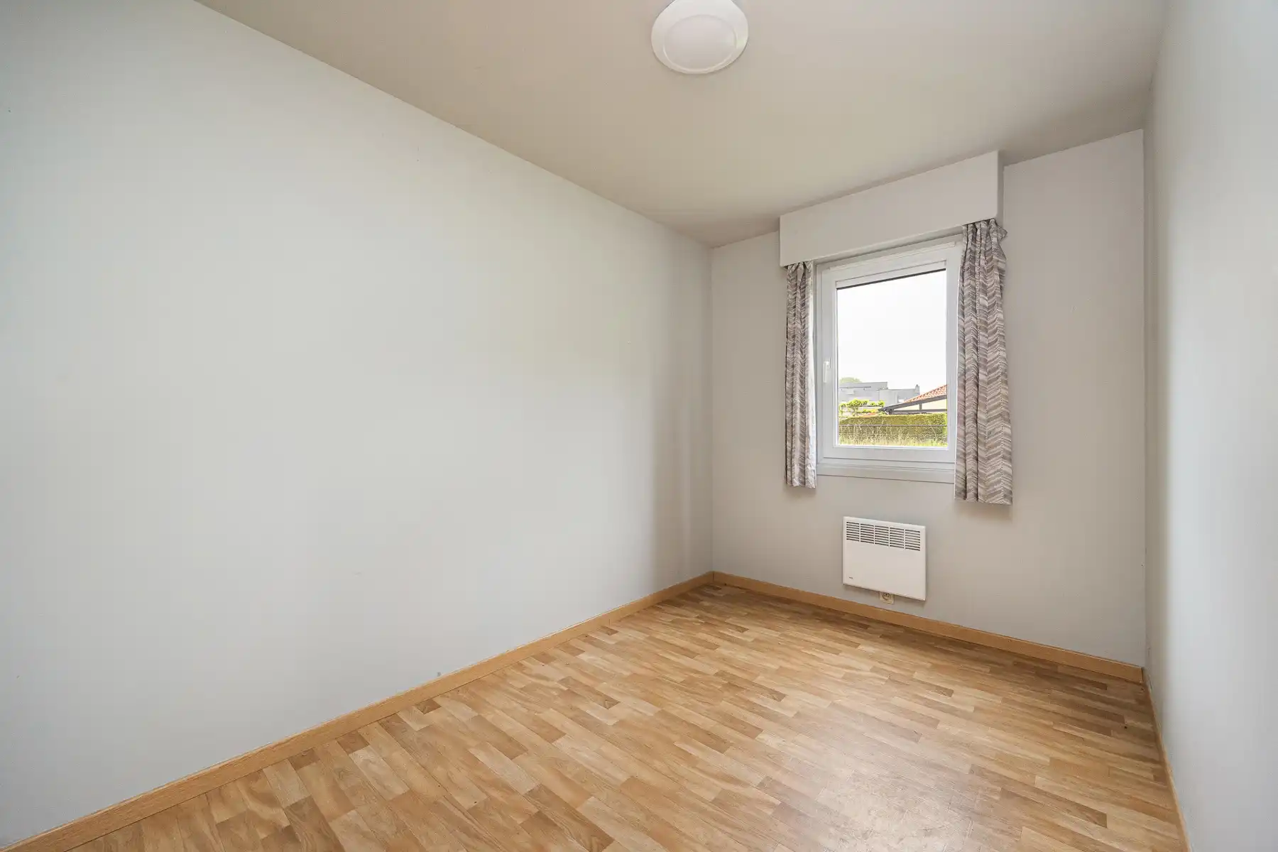 WAAUW! open bebouwing met tuin, zonnepanelen en veel privacy foto 15