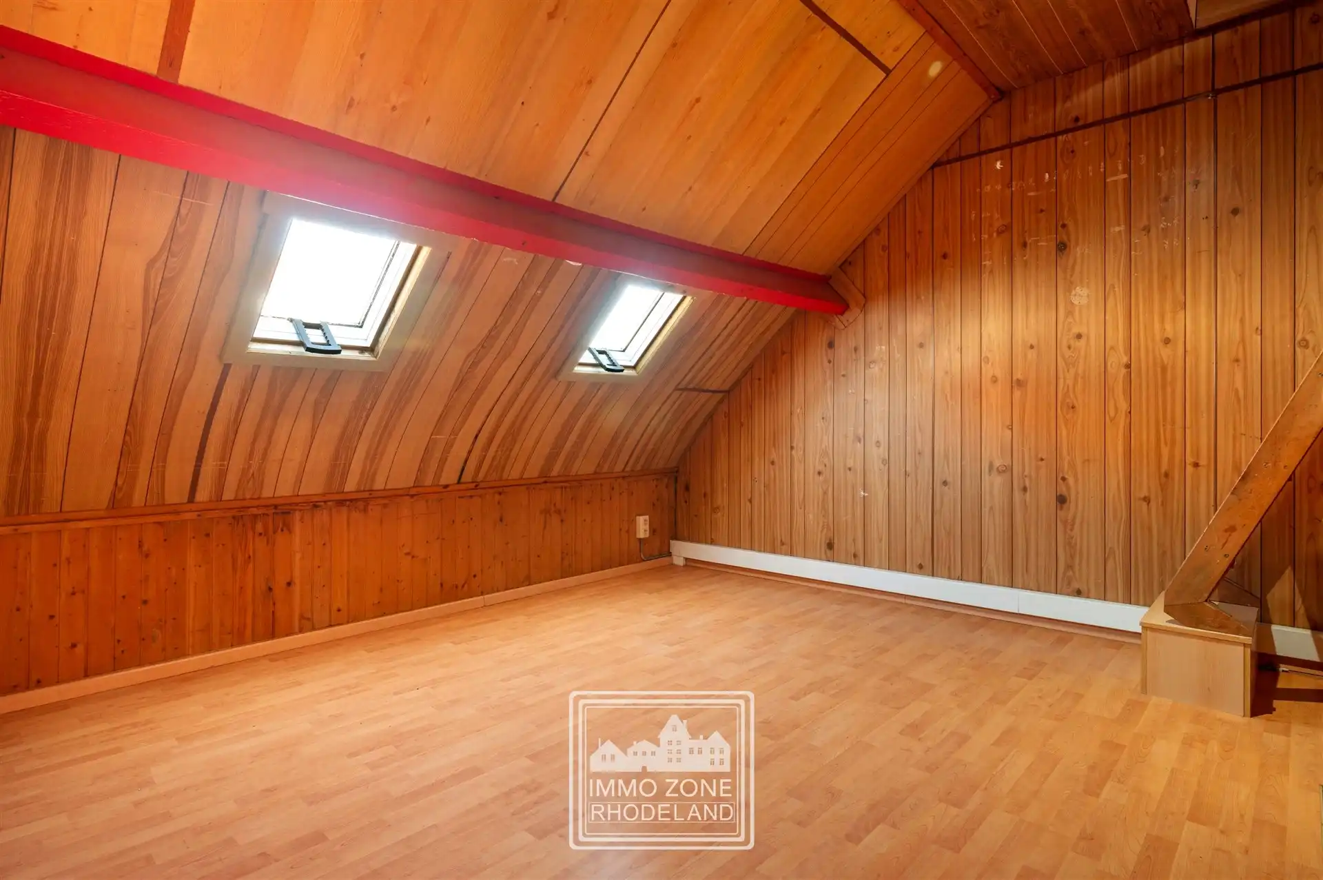 Gunstig gelegen te renoveren woning met veel potentieel foto 20