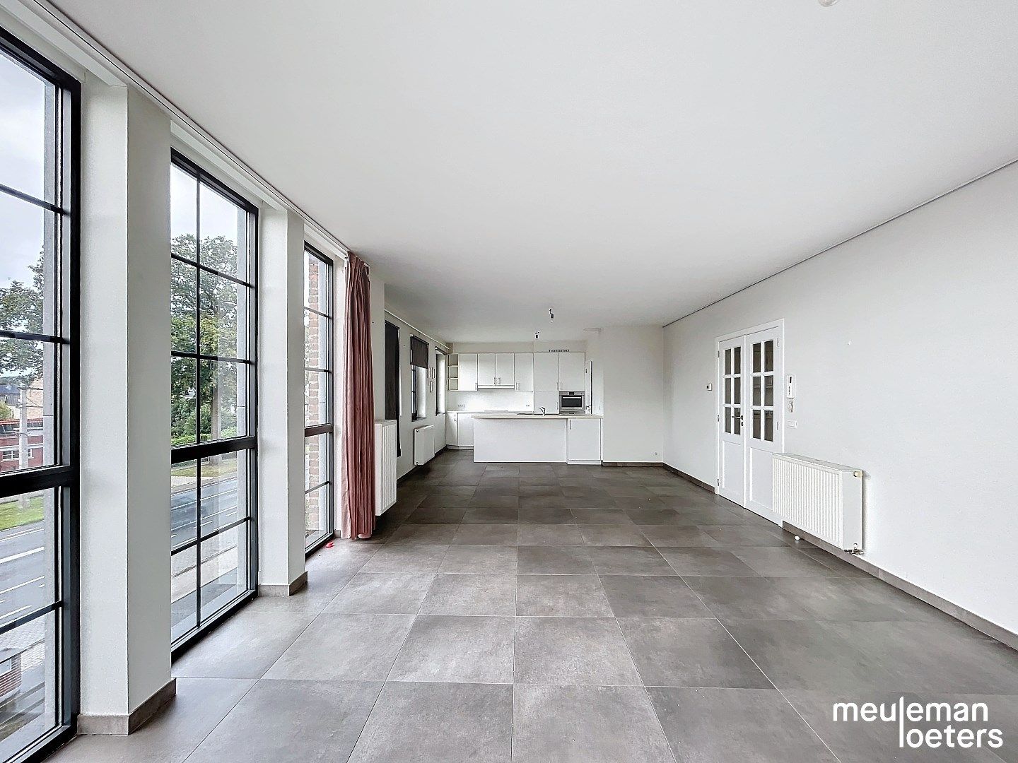 Lichtrijk appartement met ruime woonvolumes foto 3