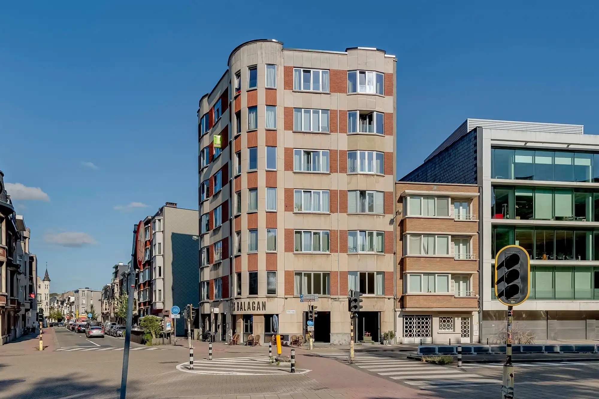 Gerenoveerde en lichtrijke studio met open uitzicht foto 11