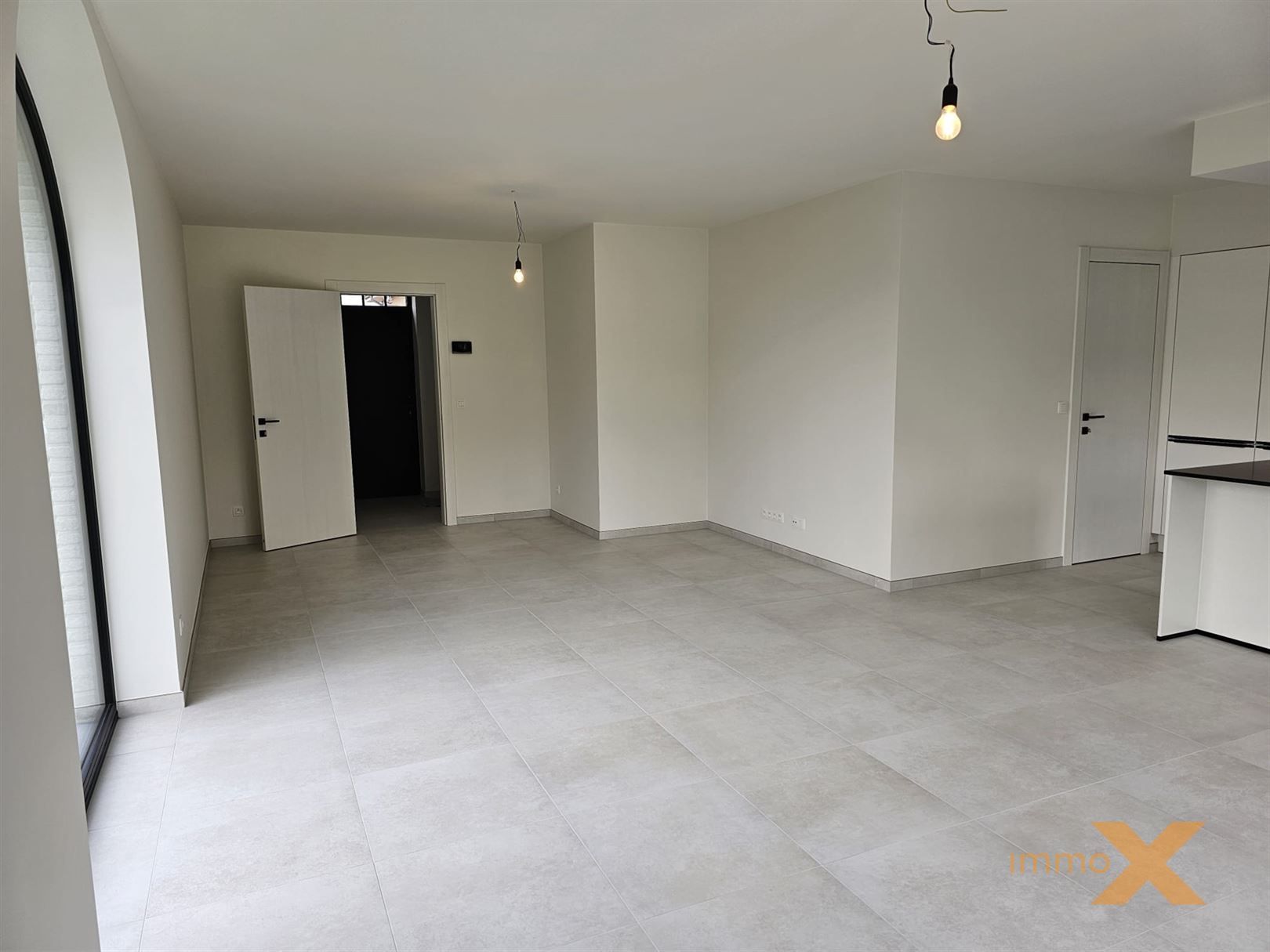 PRACHTIG AFGEWERKTE NIEUWBOUWWONING foto 5
