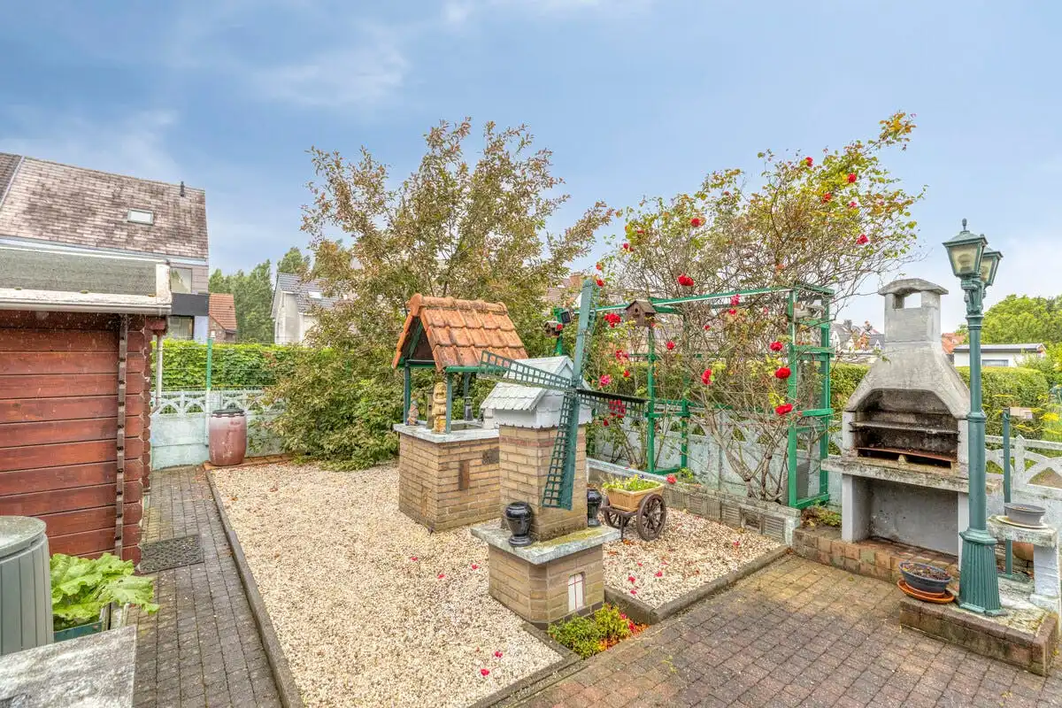 Solide driegevelwoning aan rustig pleintje in Vilvoorde. foto 22