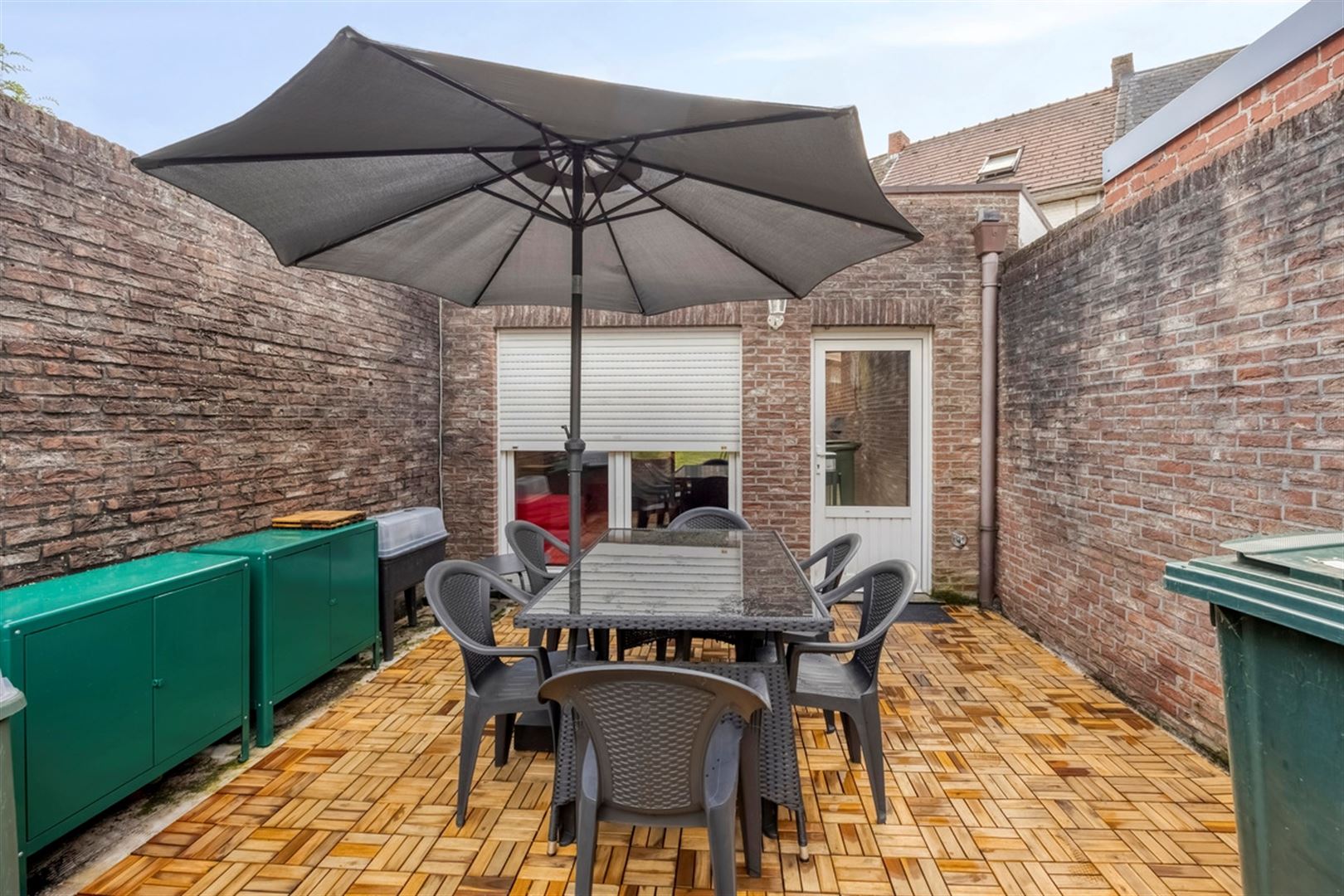 Ruime rijwoning met garage foto 23