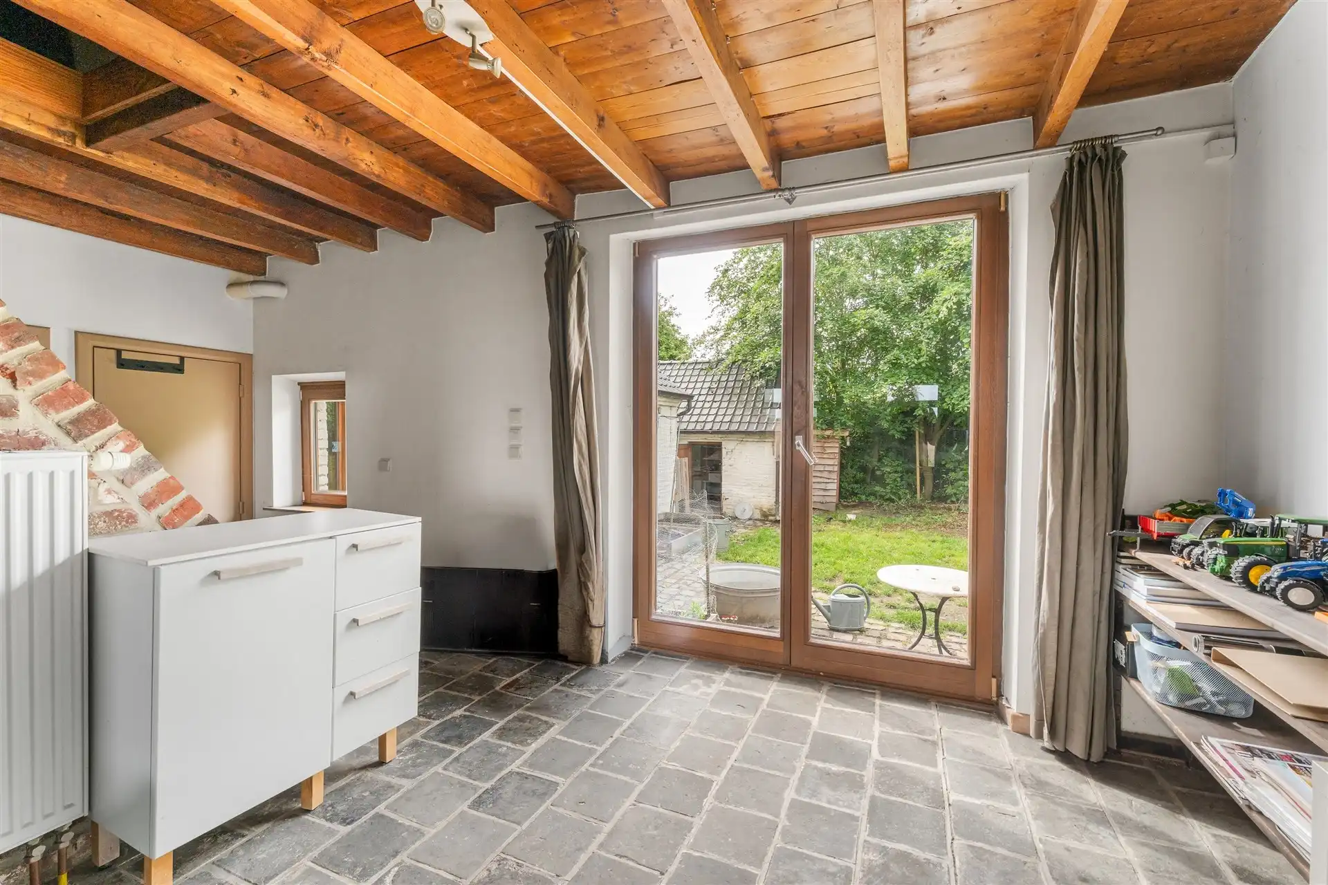 Charmante L-woning in het groene Oosterzele foto 9